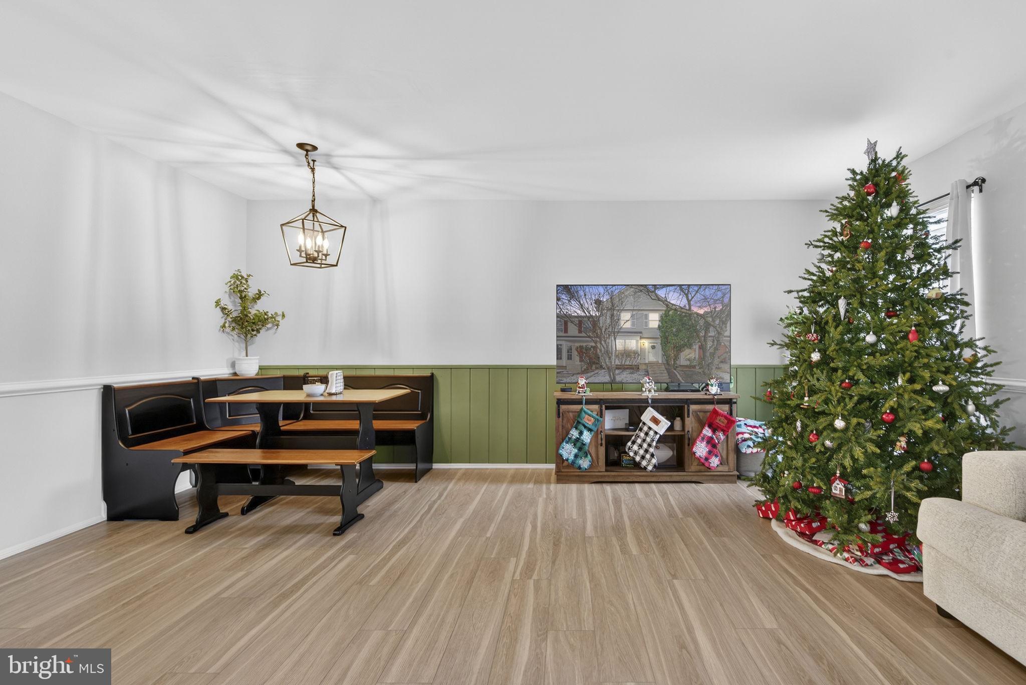 POTOMAC CROSSING - Residential