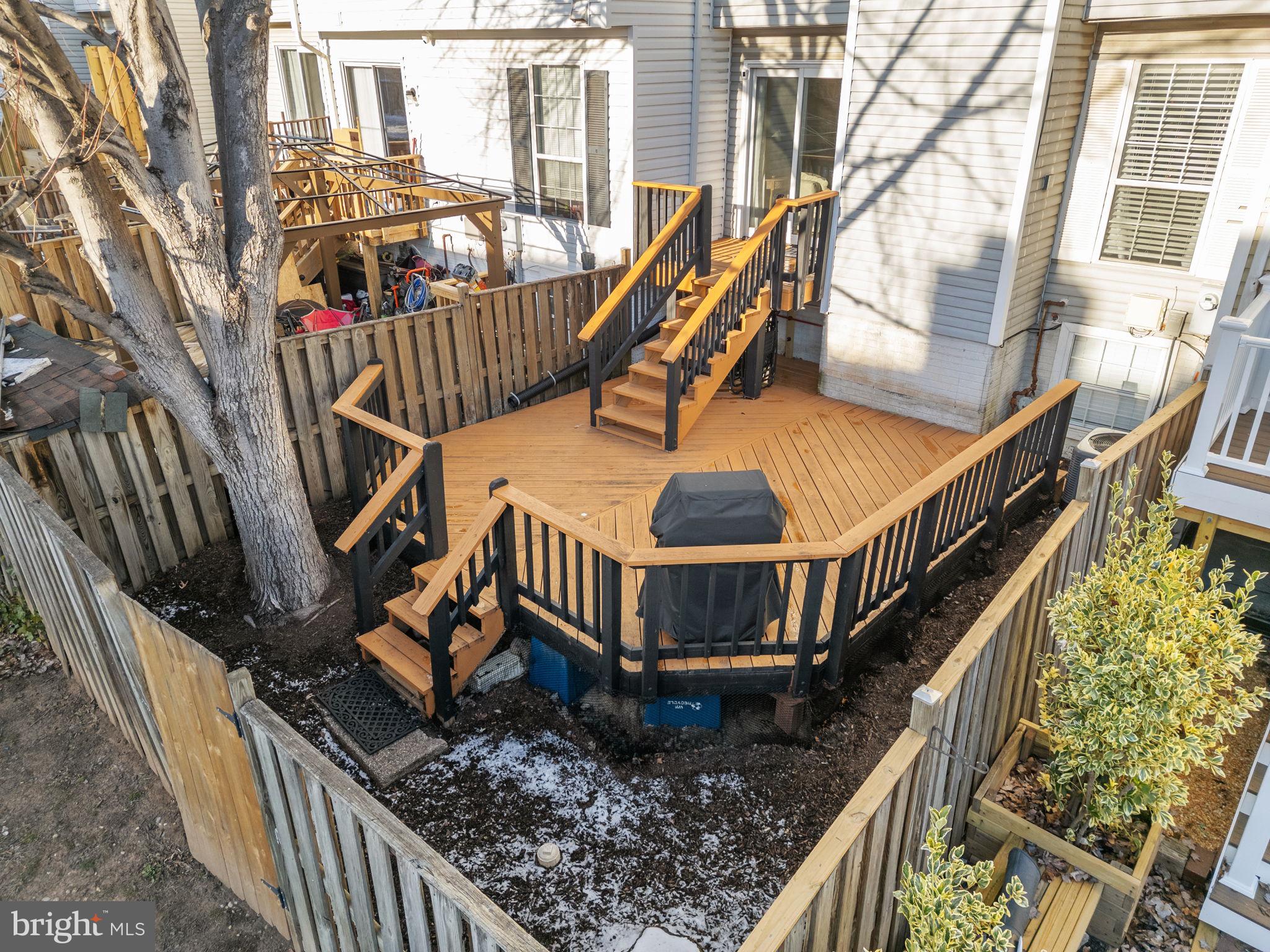 POTOMAC CROSSING - Residential