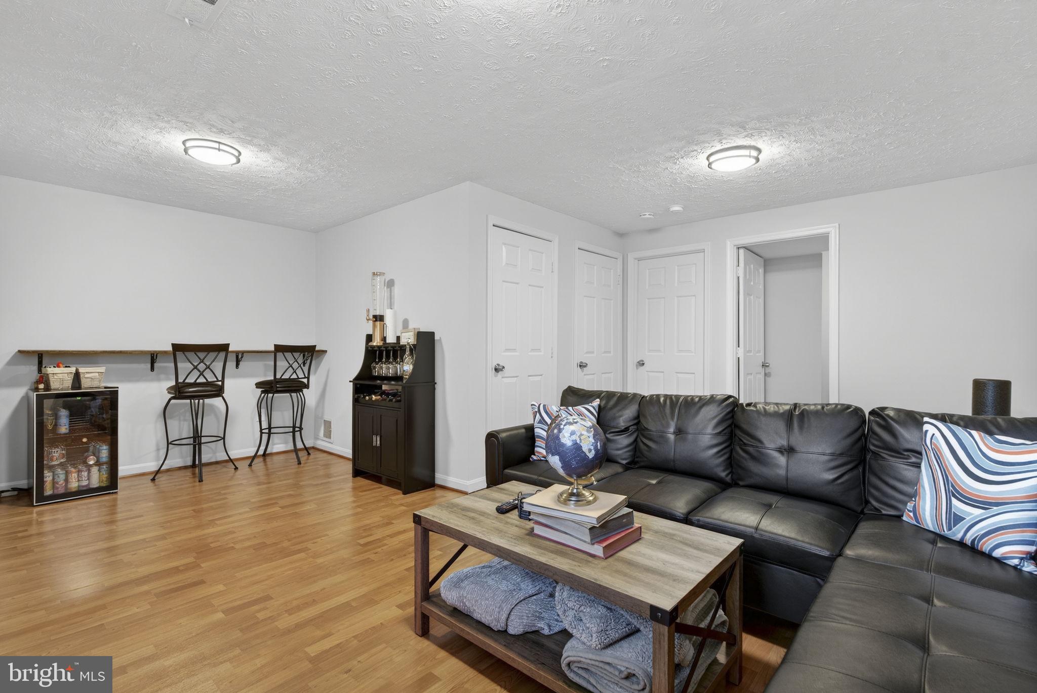 POTOMAC CROSSING - Residential