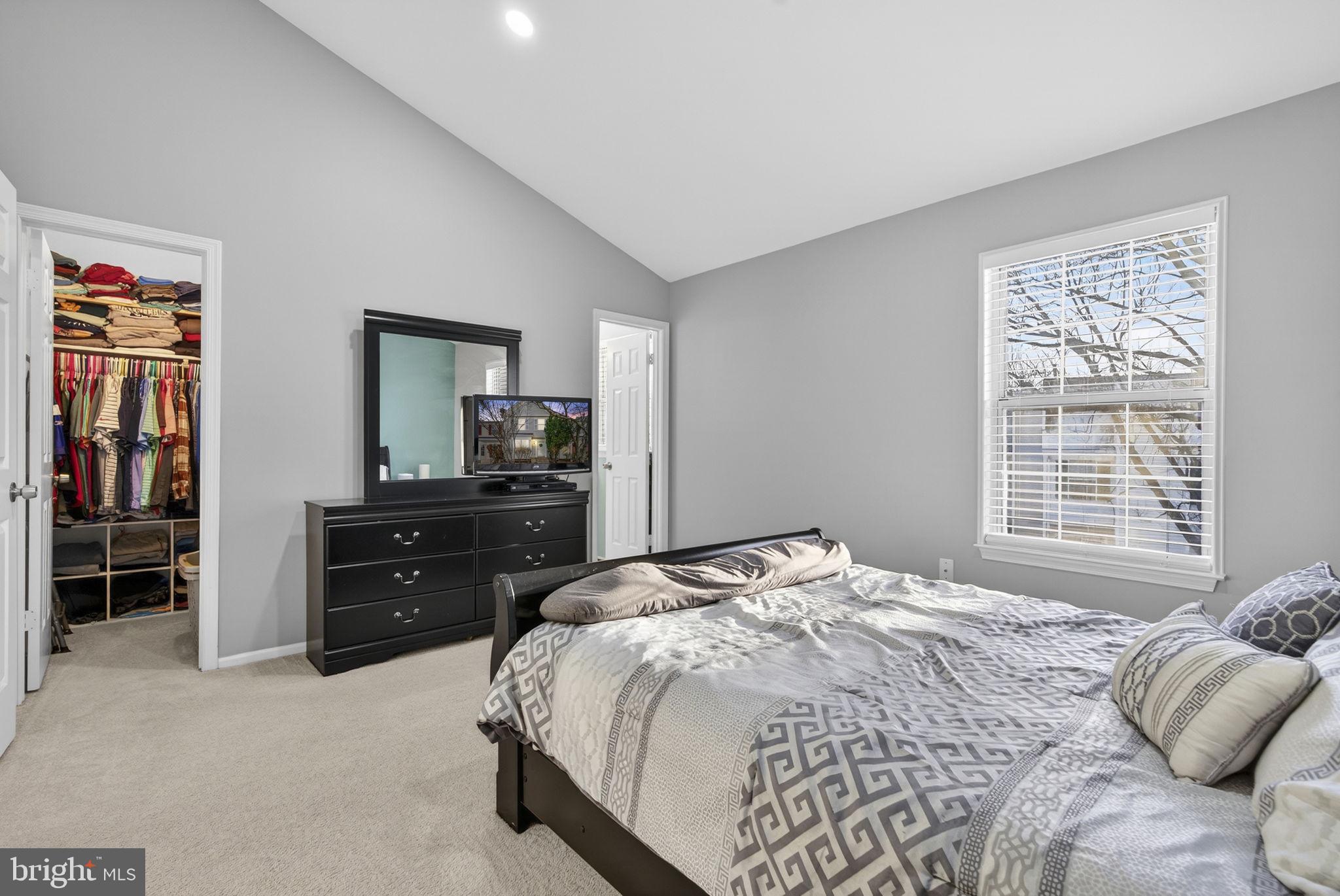 POTOMAC CROSSING - Residential