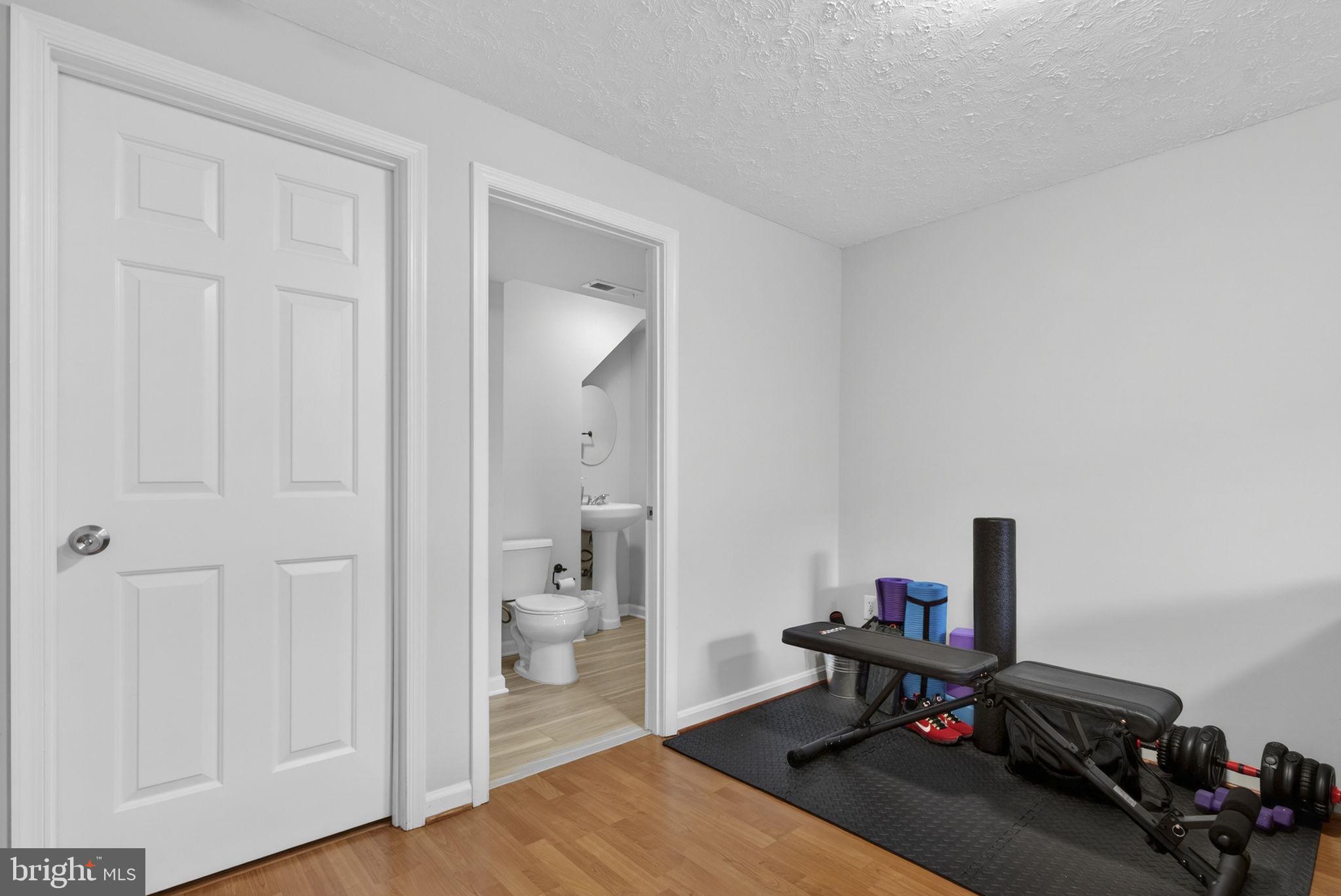 POTOMAC CROSSING - Residential