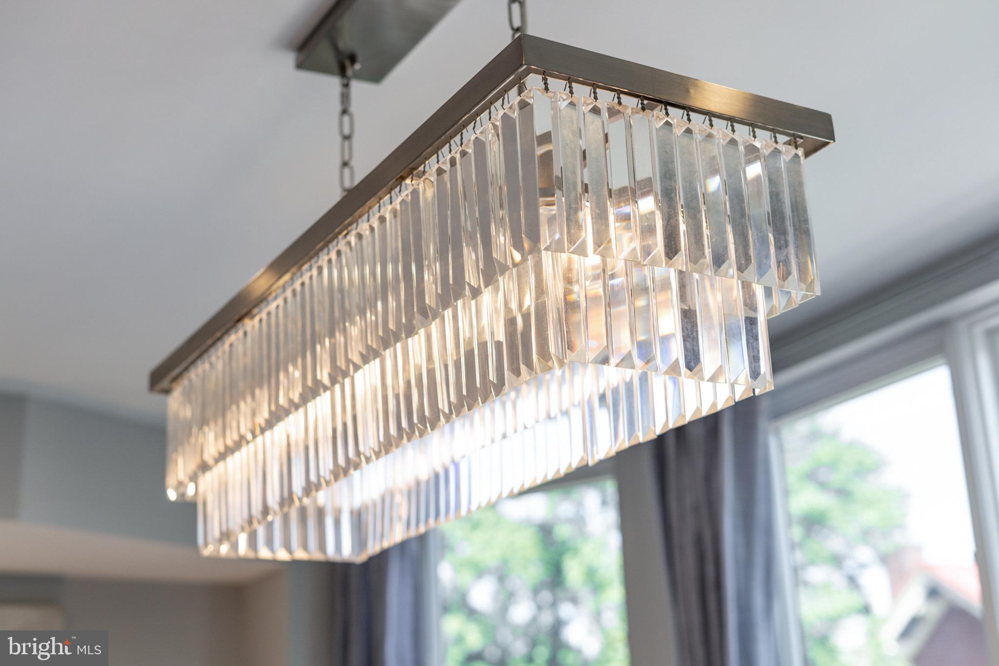 QUEEN VILLAGE - Residential