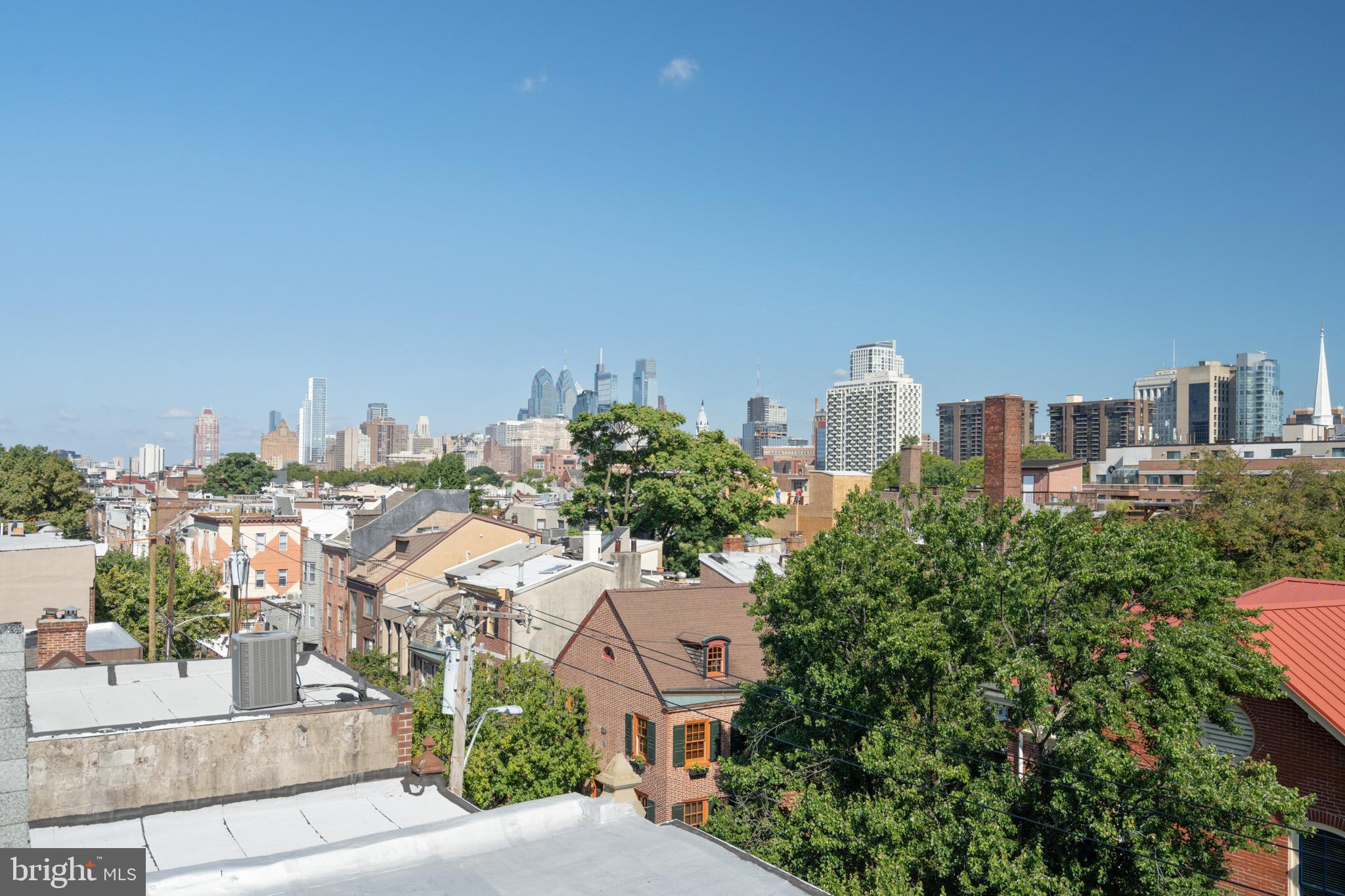 QUEEN VILLAGE - Residential