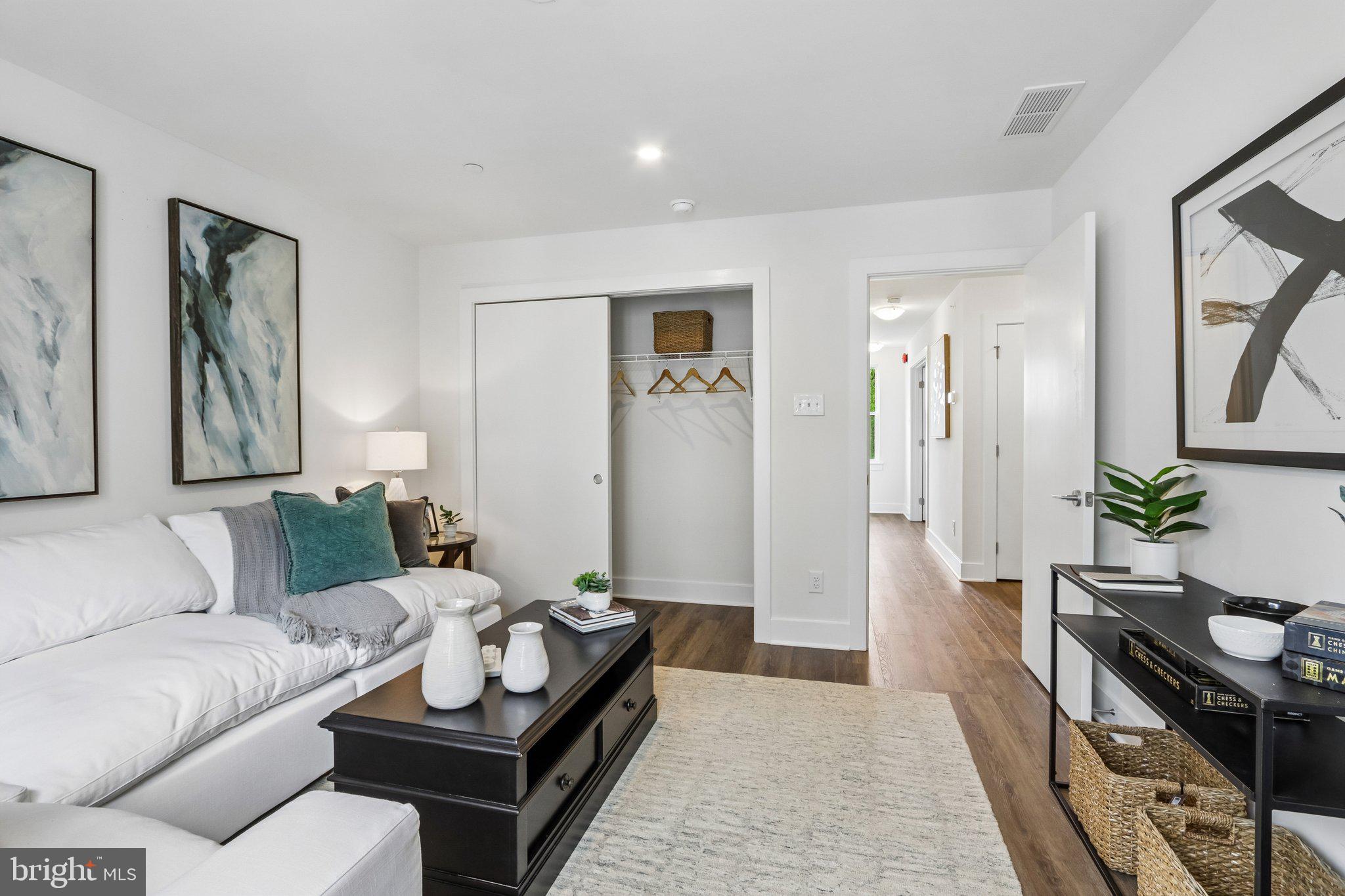 RIVER PLACE - Residential