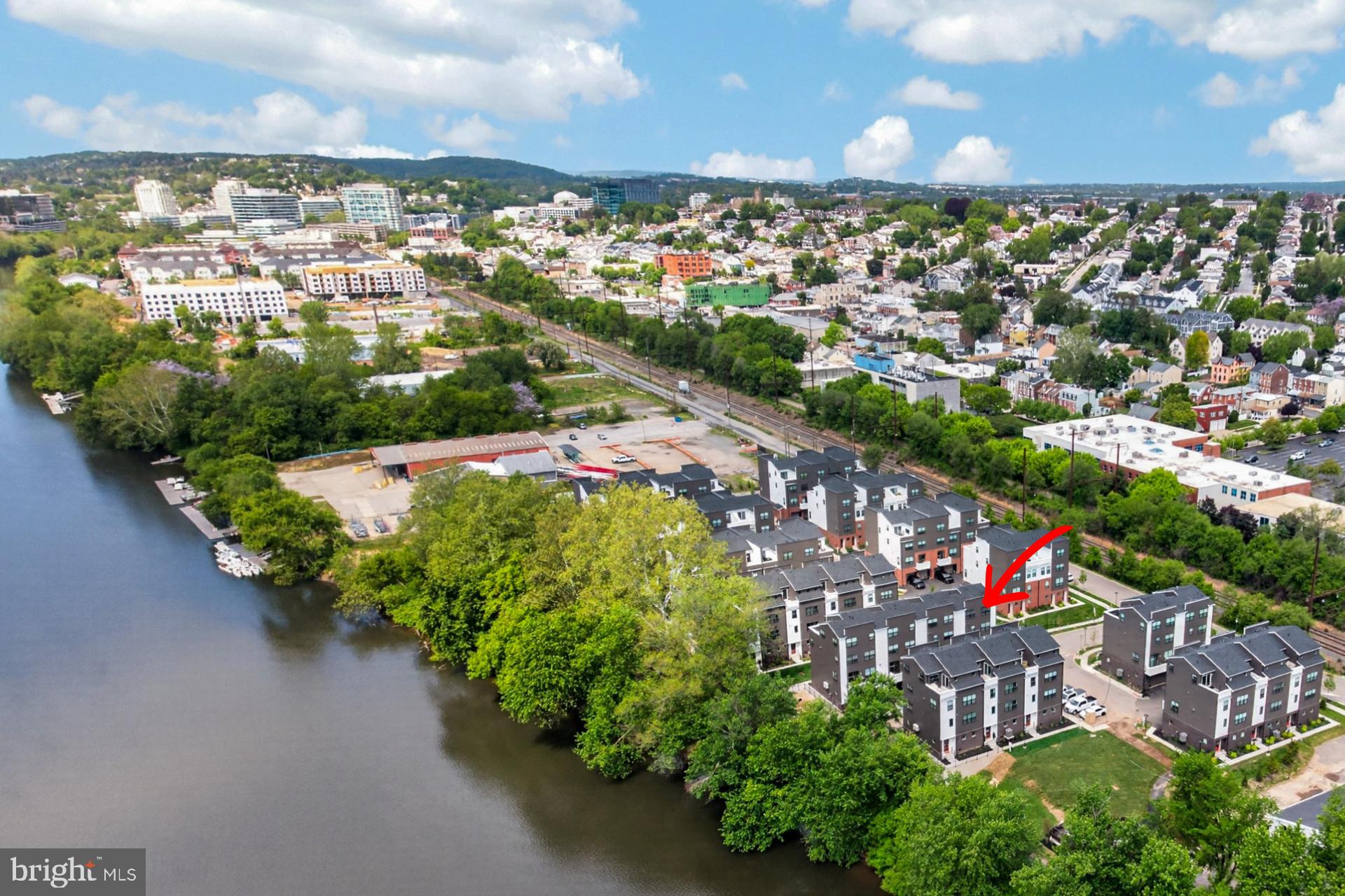 RIVER PLACE - Residential