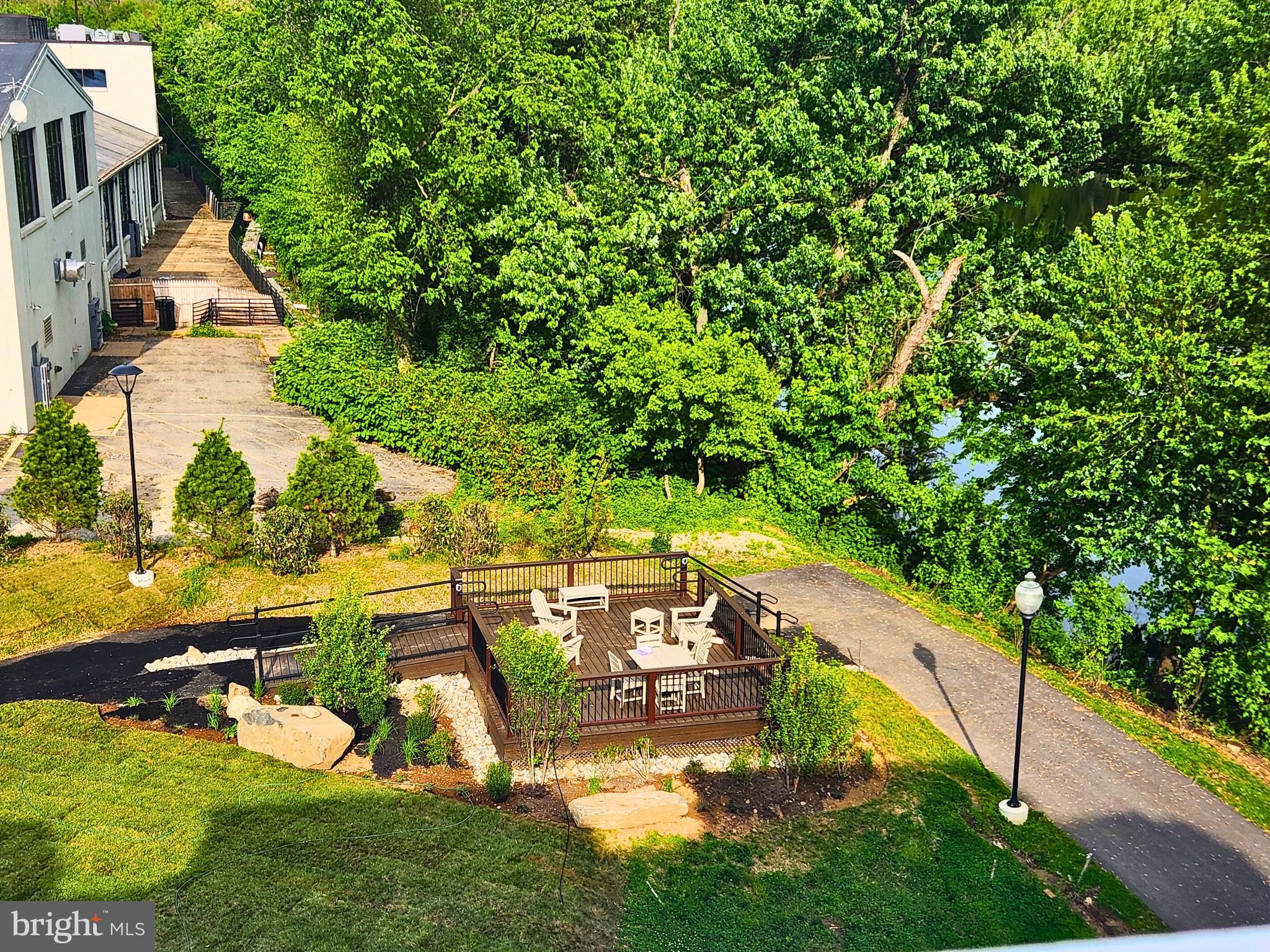 RIVER PLACE - Residential