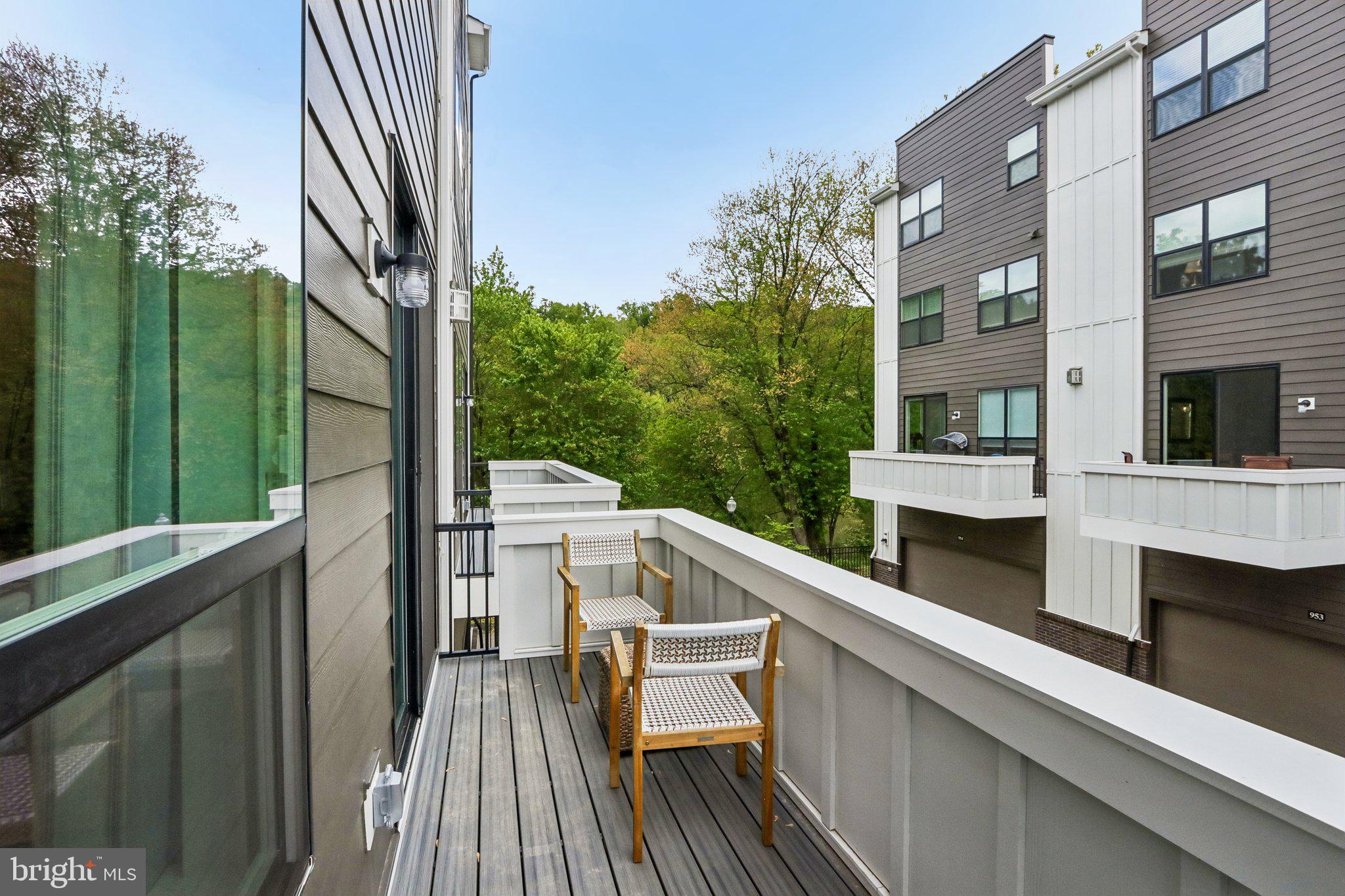 RIVER PLACE - Residential