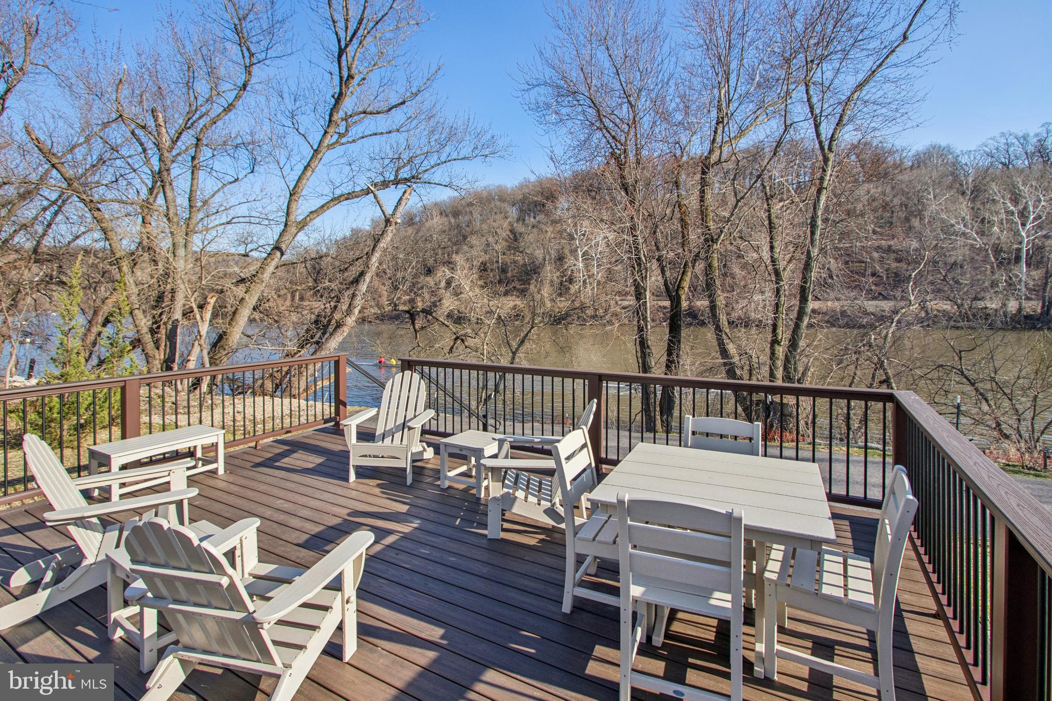 RIVER PLACE - Residential