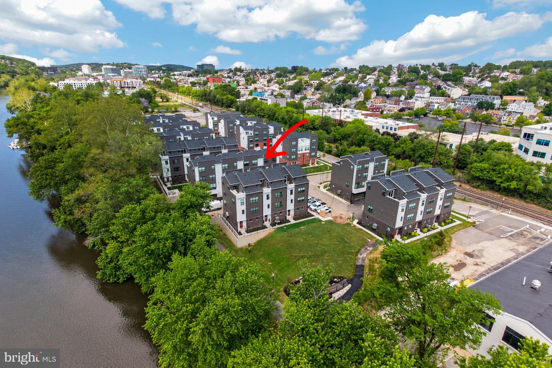 RIVER PLACE - Residential