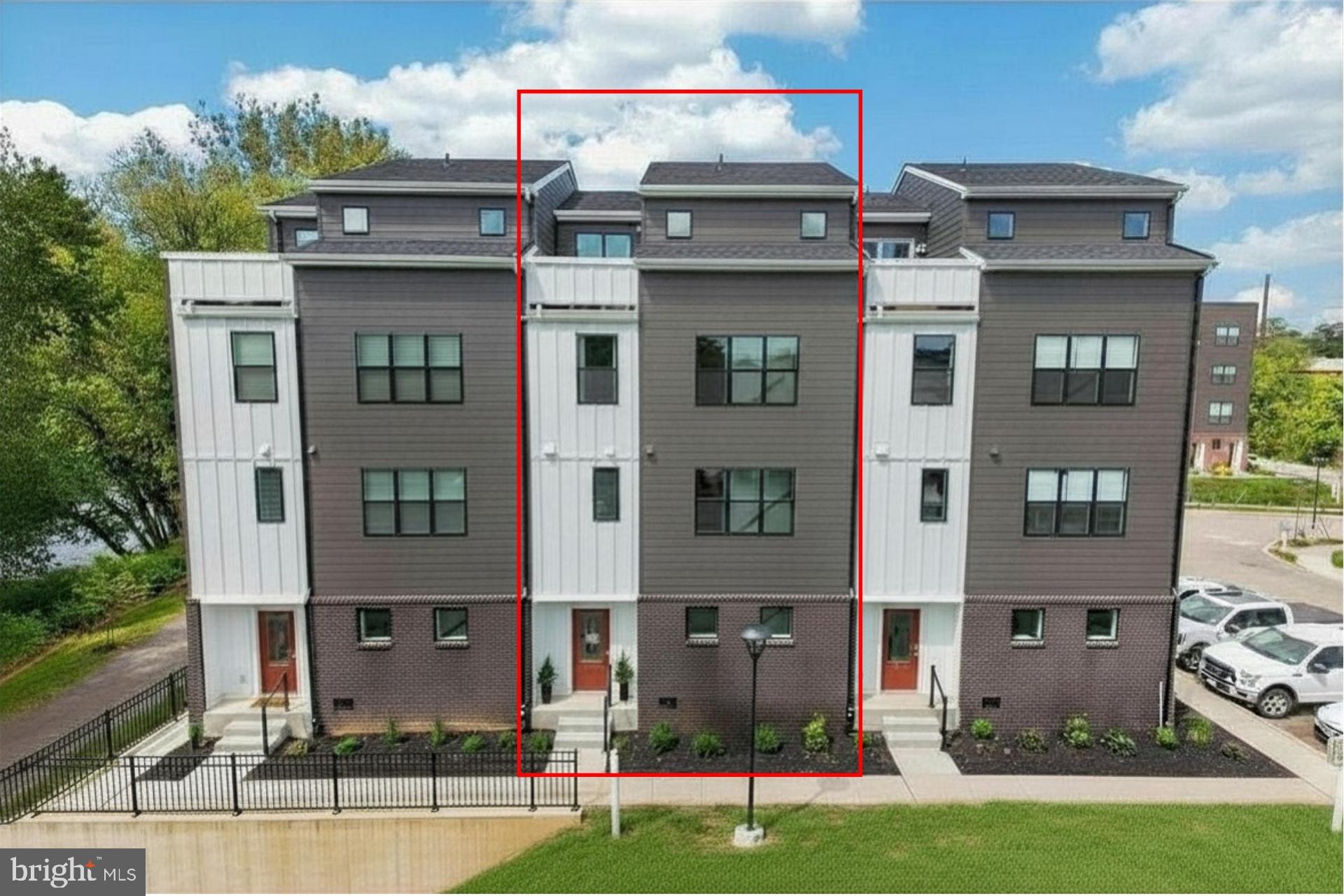 RIVER PLACE - Residential