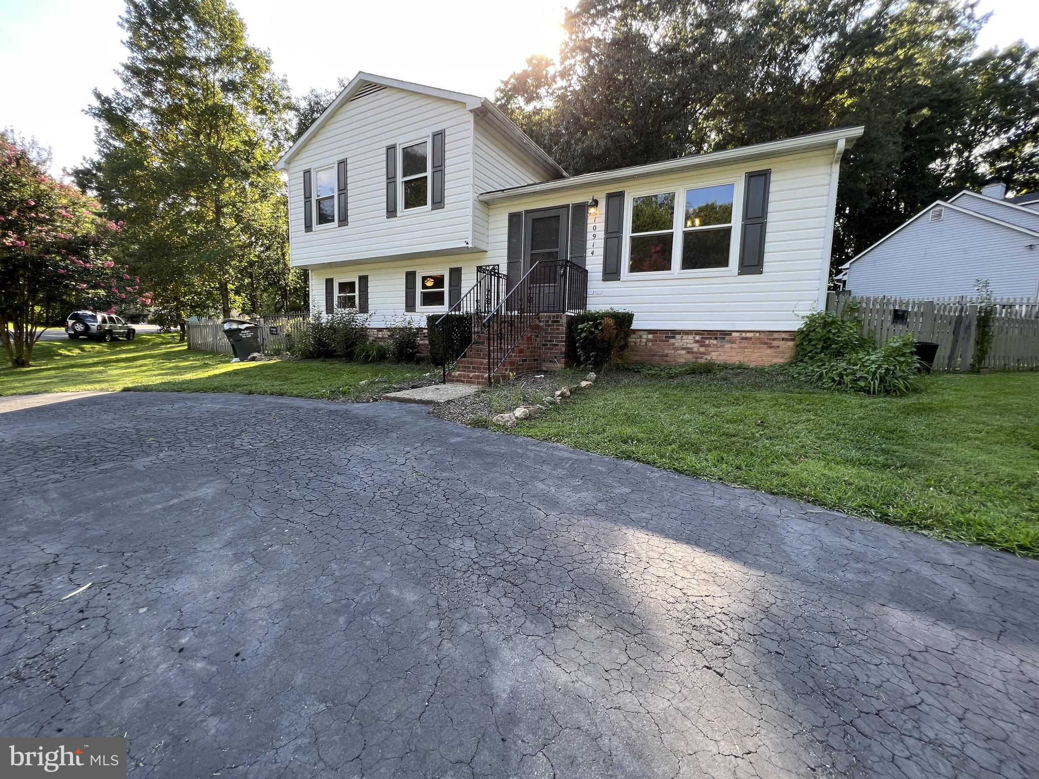 HOLLEYBROOKE - Residential Lease