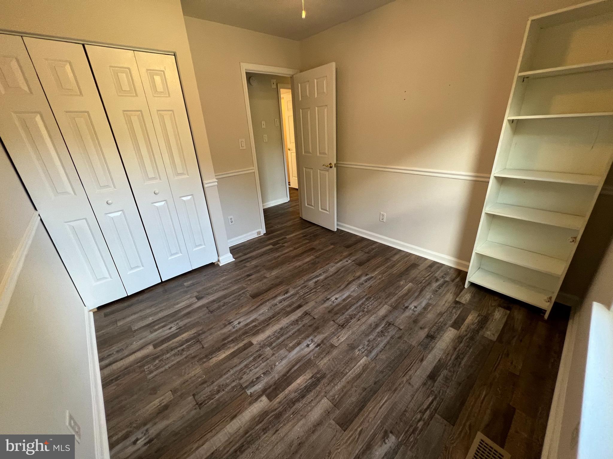 HOLLEYBROOKE - Residential Lease