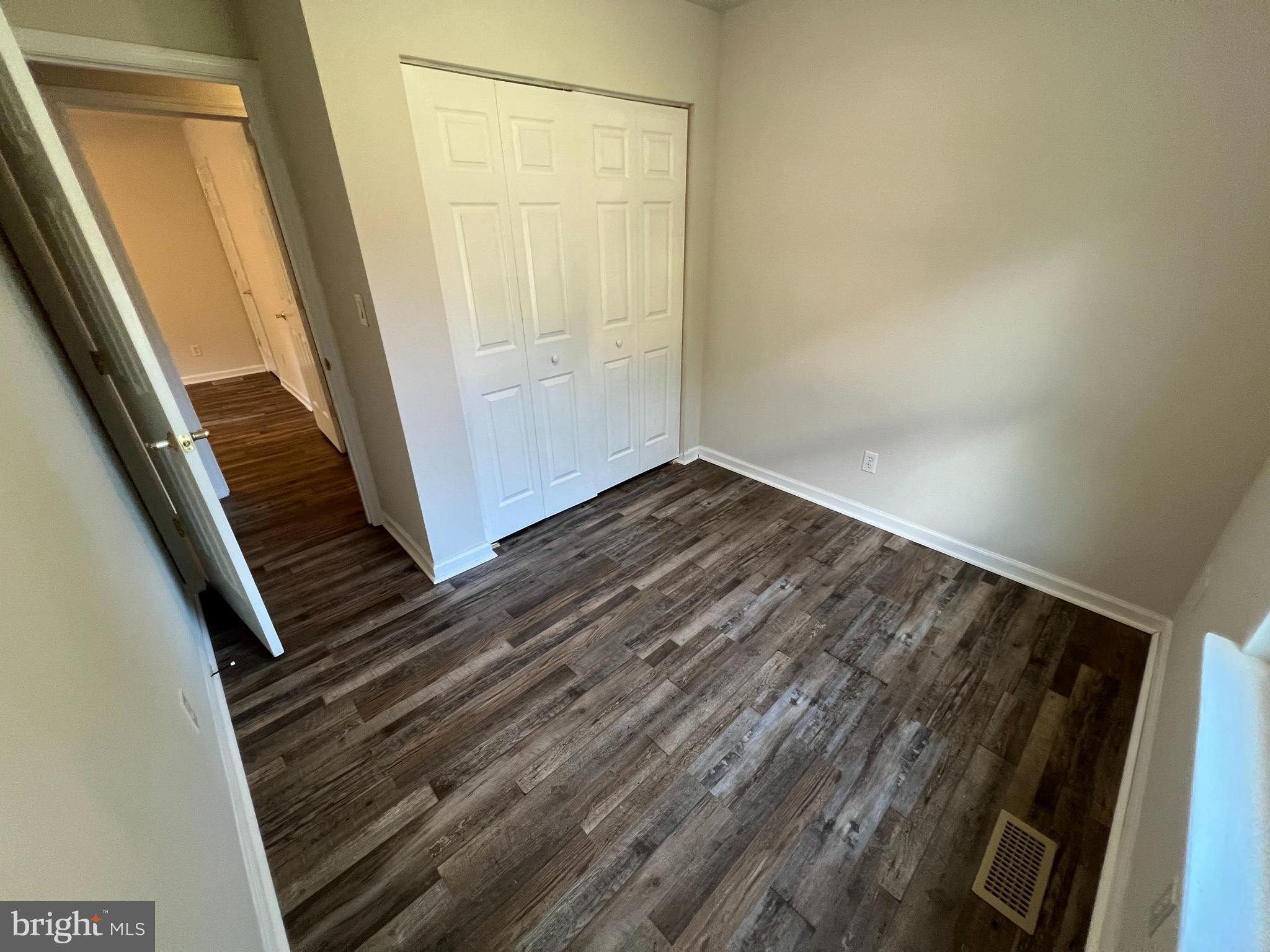 HOLLEYBROOKE - Residential Lease