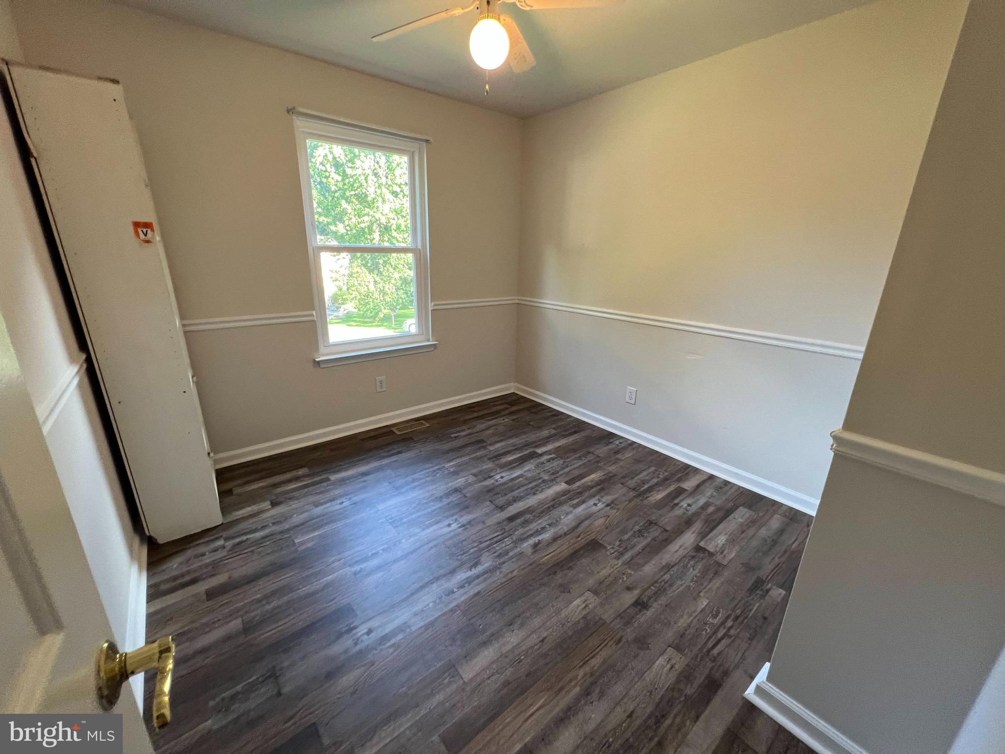 HOLLEYBROOKE - Residential Lease