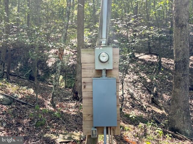 SHADOW KNOLLS - Land