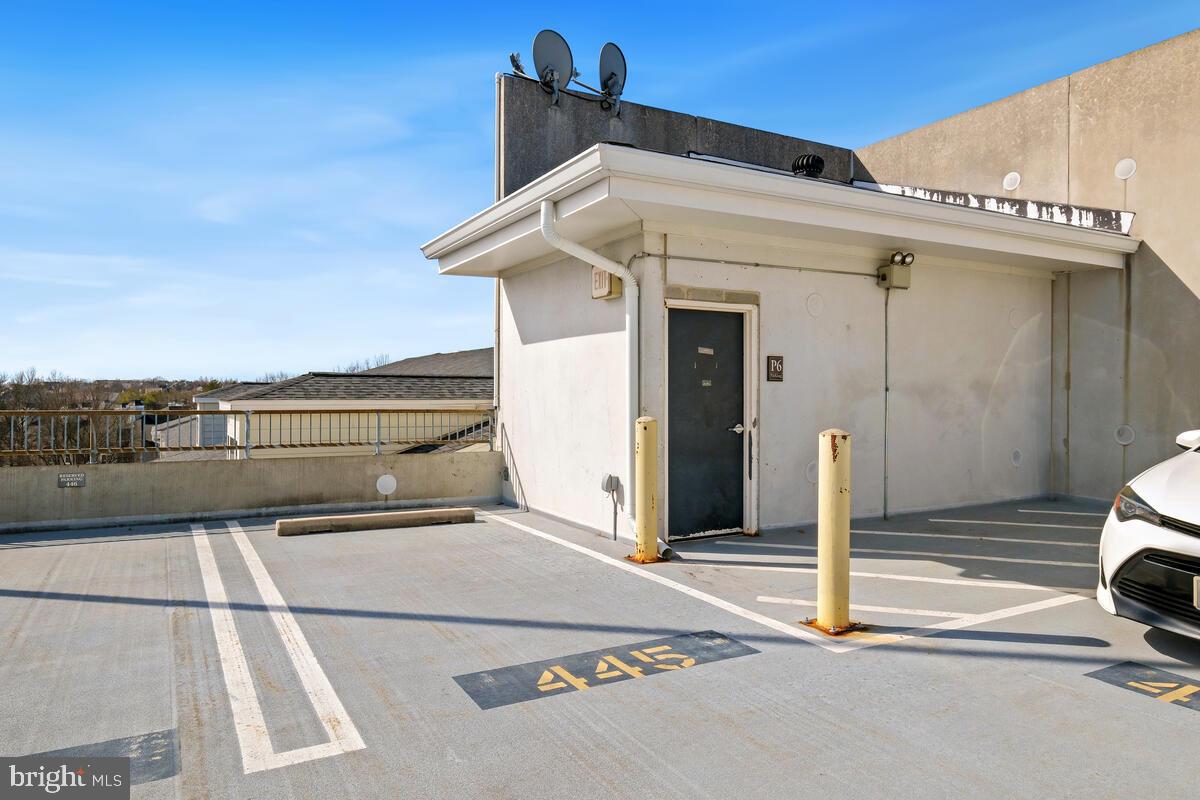 THE COLONNADE AT KENTLANDS - Residential