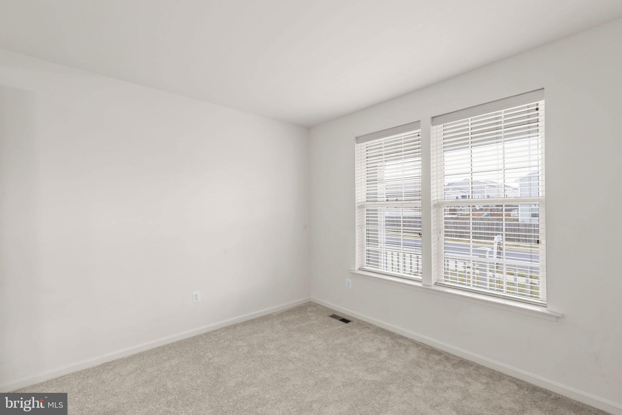 SOUTHERN HILLS - Residential Lease