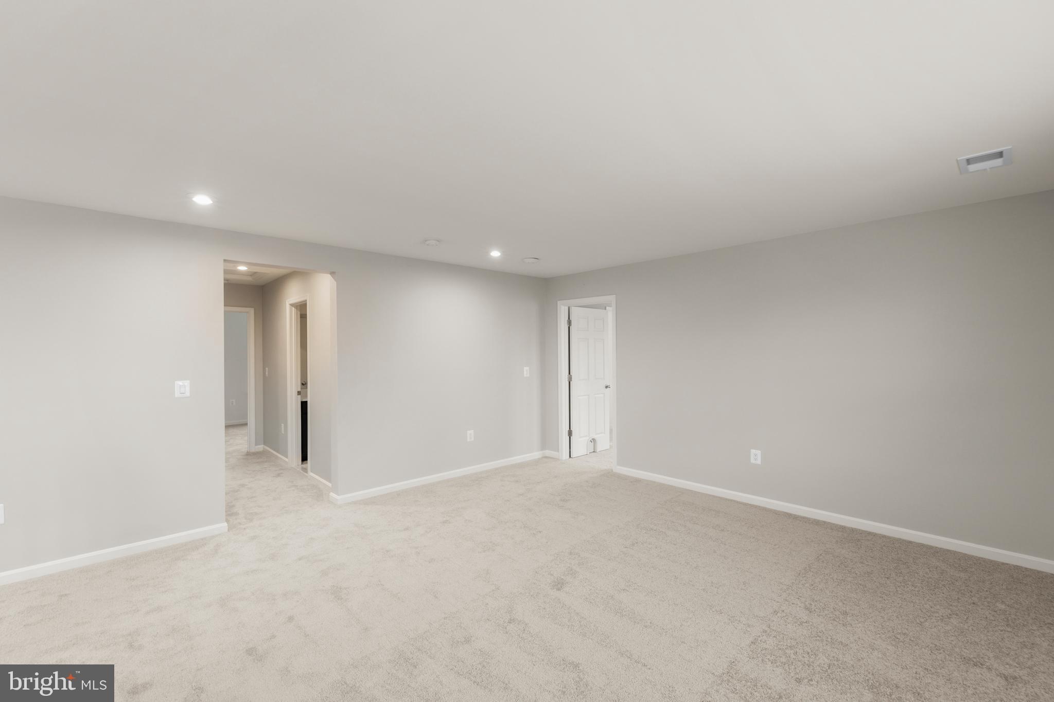 SOUTHERN HILLS - Residential Lease