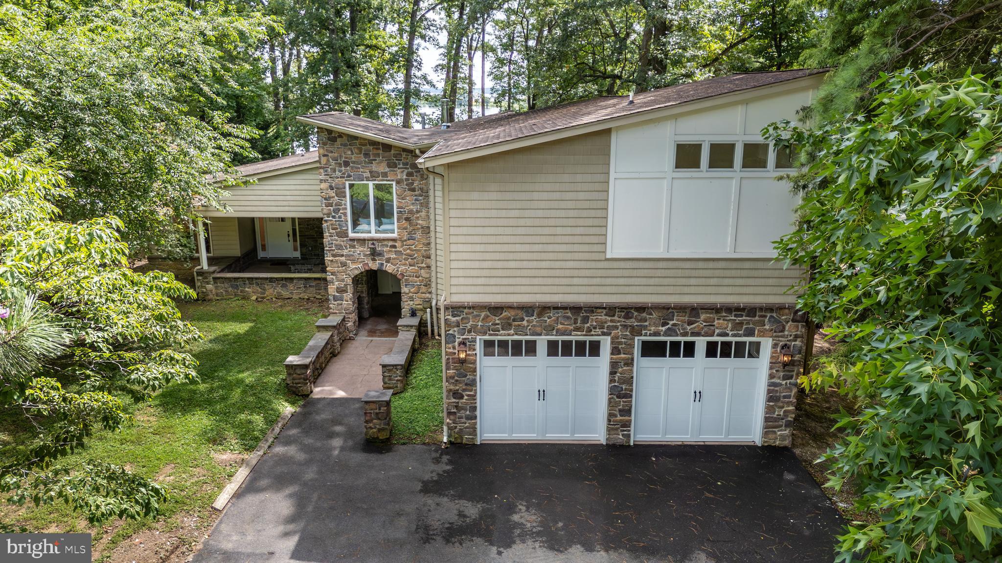 GOOSE POINT ESTATES - Residential