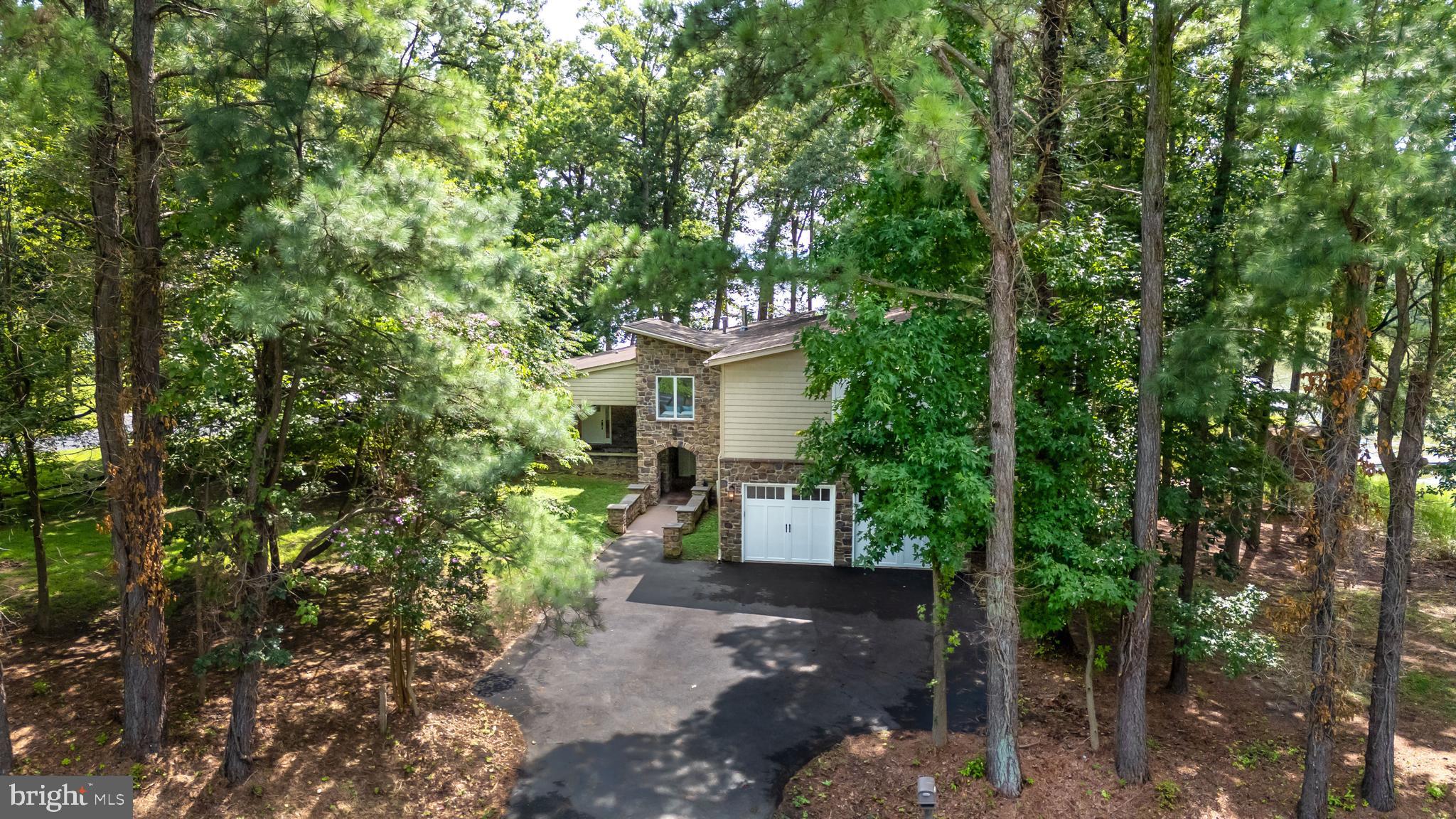 GOOSE POINT ESTATES - Residential