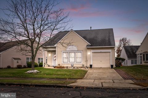 Photo of 87 Horseshoe Lane S, COLUMBUS, NJ 08022 (MLS # NJBL2107560)