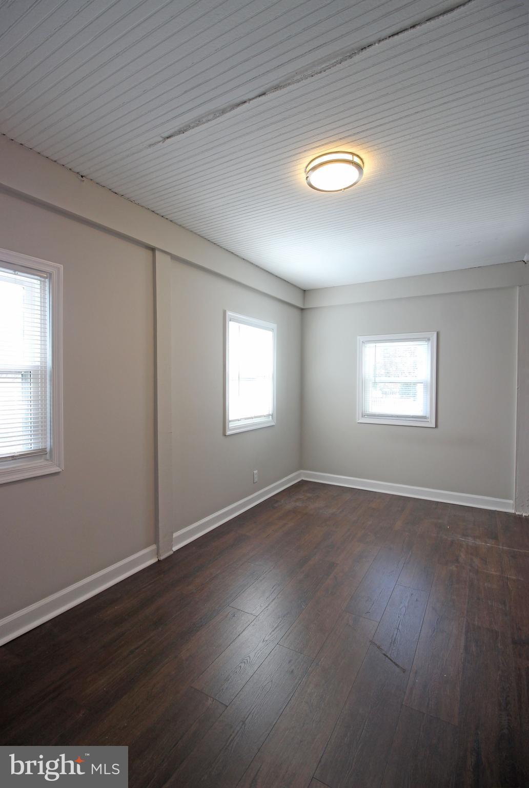 OAKCREST - Residential Lease