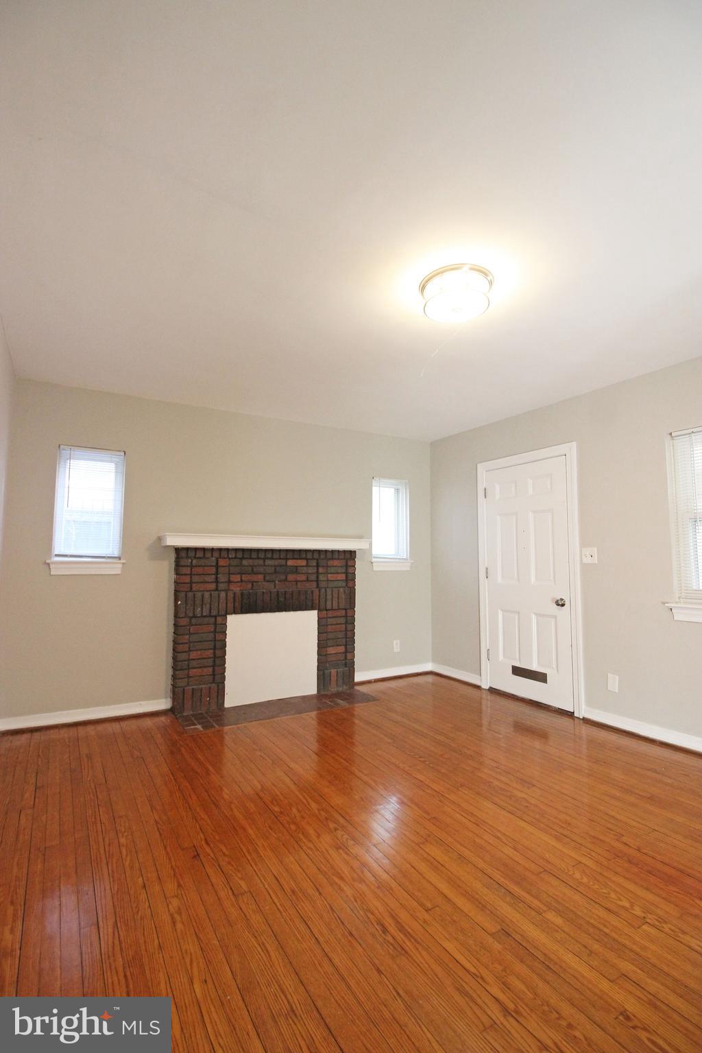 OAKCREST - Residential Lease