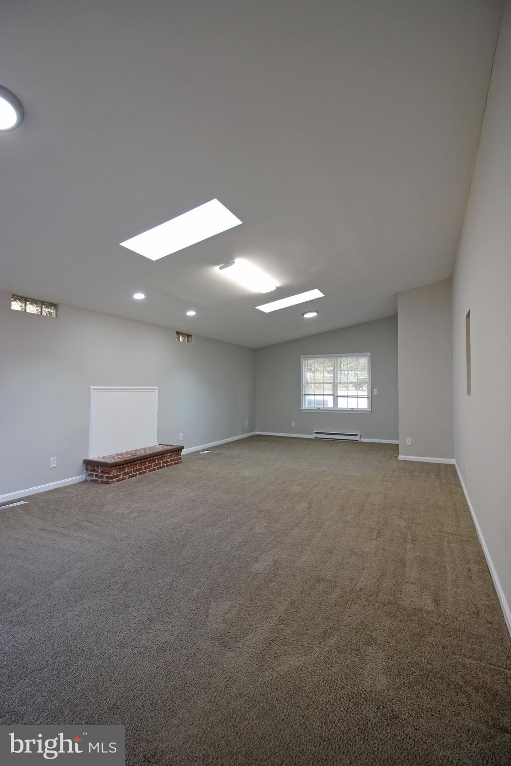 OAKCREST - Residential Lease