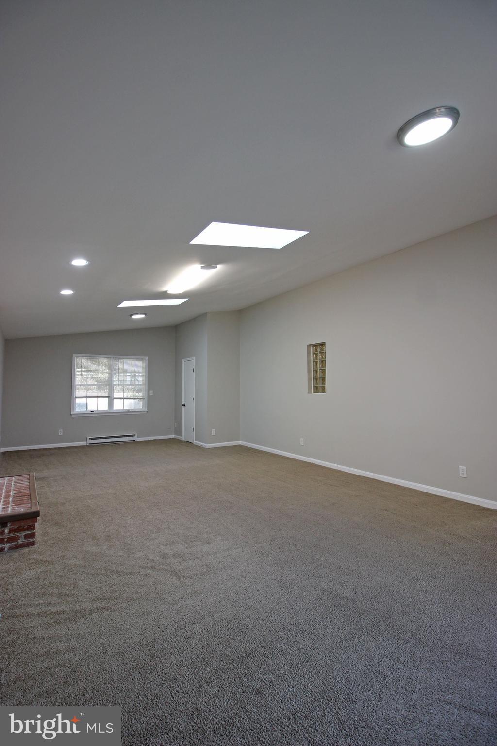 OAKCREST - Residential Lease