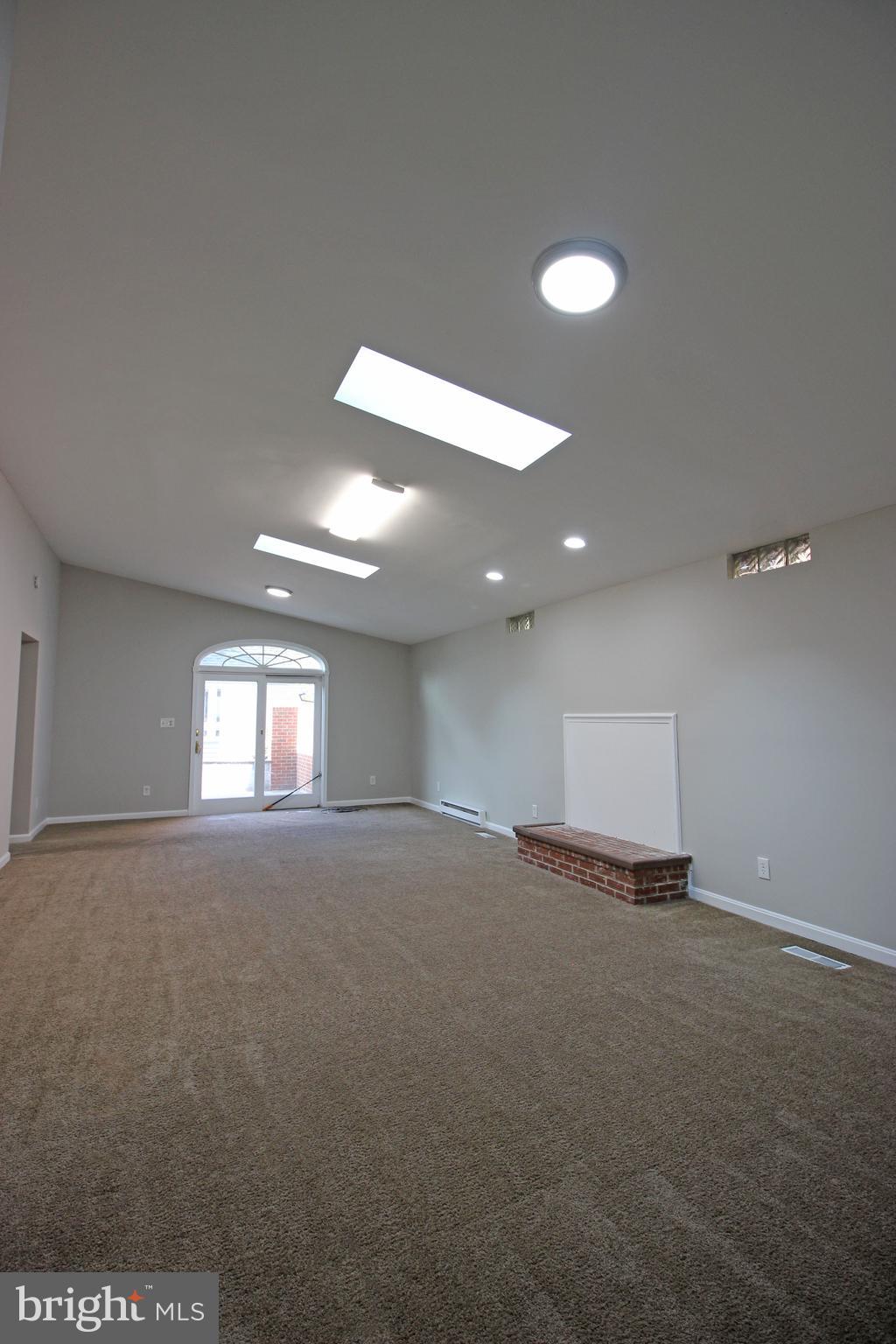 OAKCREST - Residential Lease