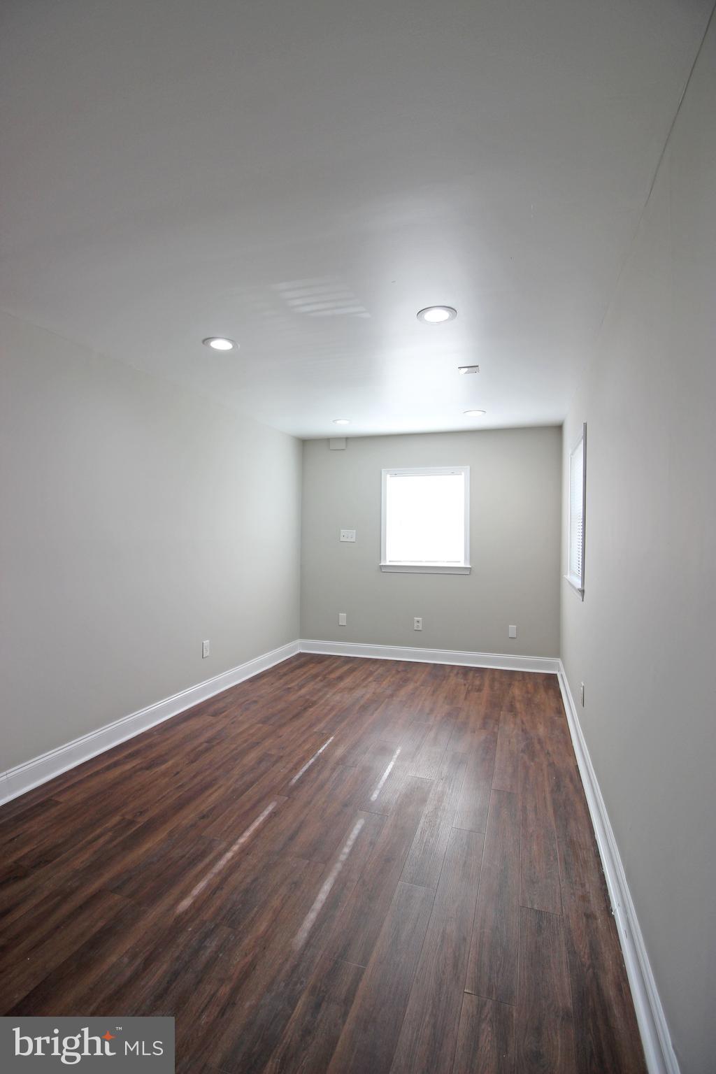 OAKCREST - Residential Lease