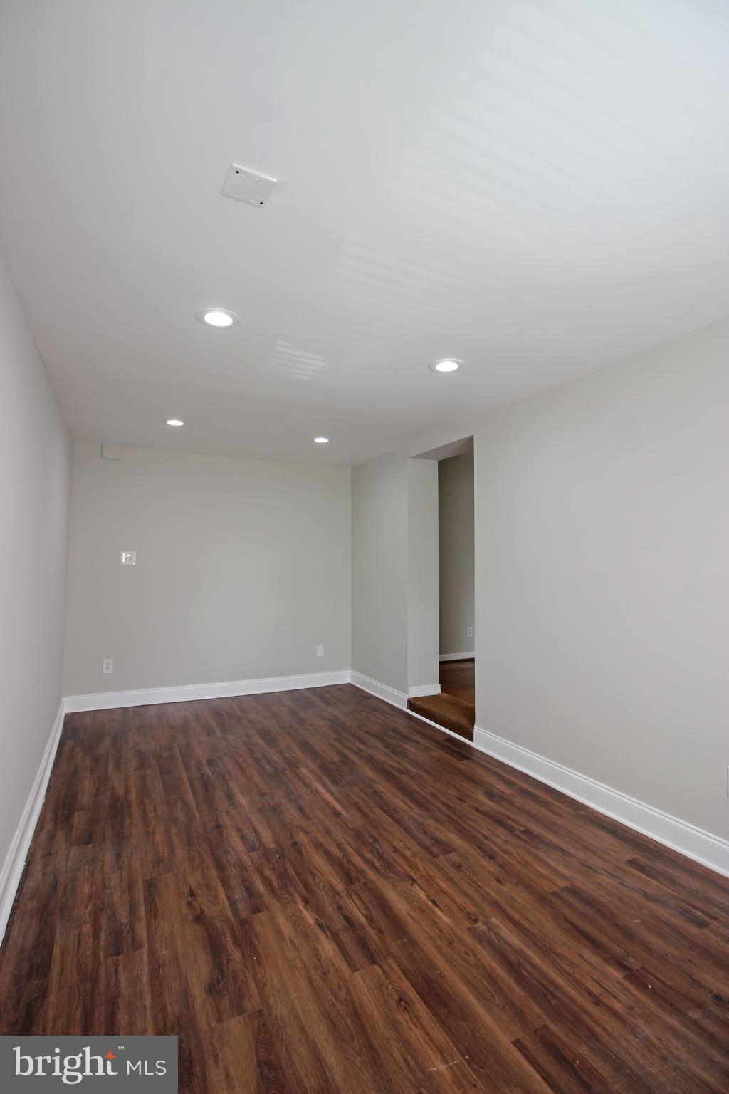 OAKCREST - Residential Lease