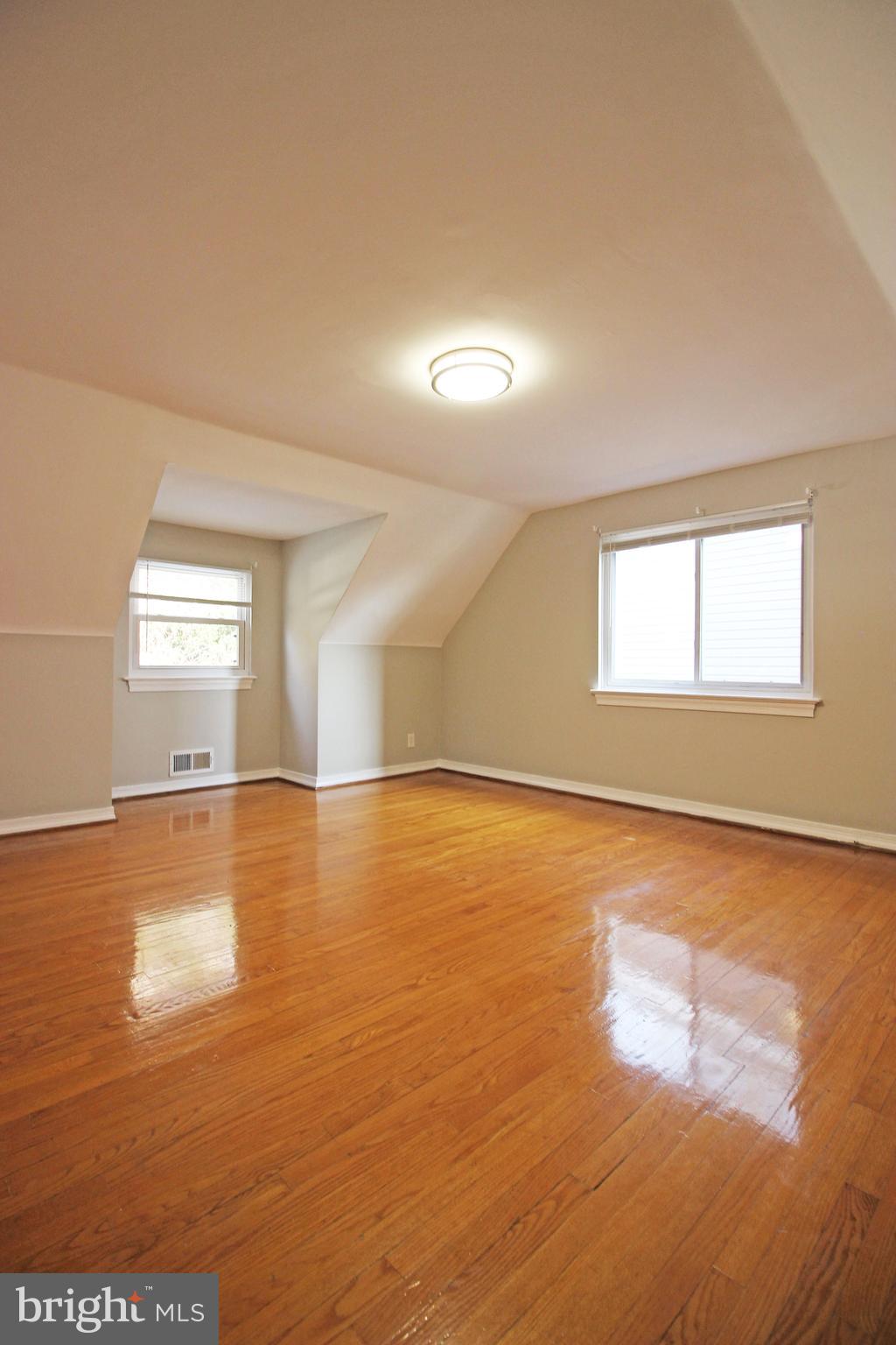 OAKCREST - Residential Lease