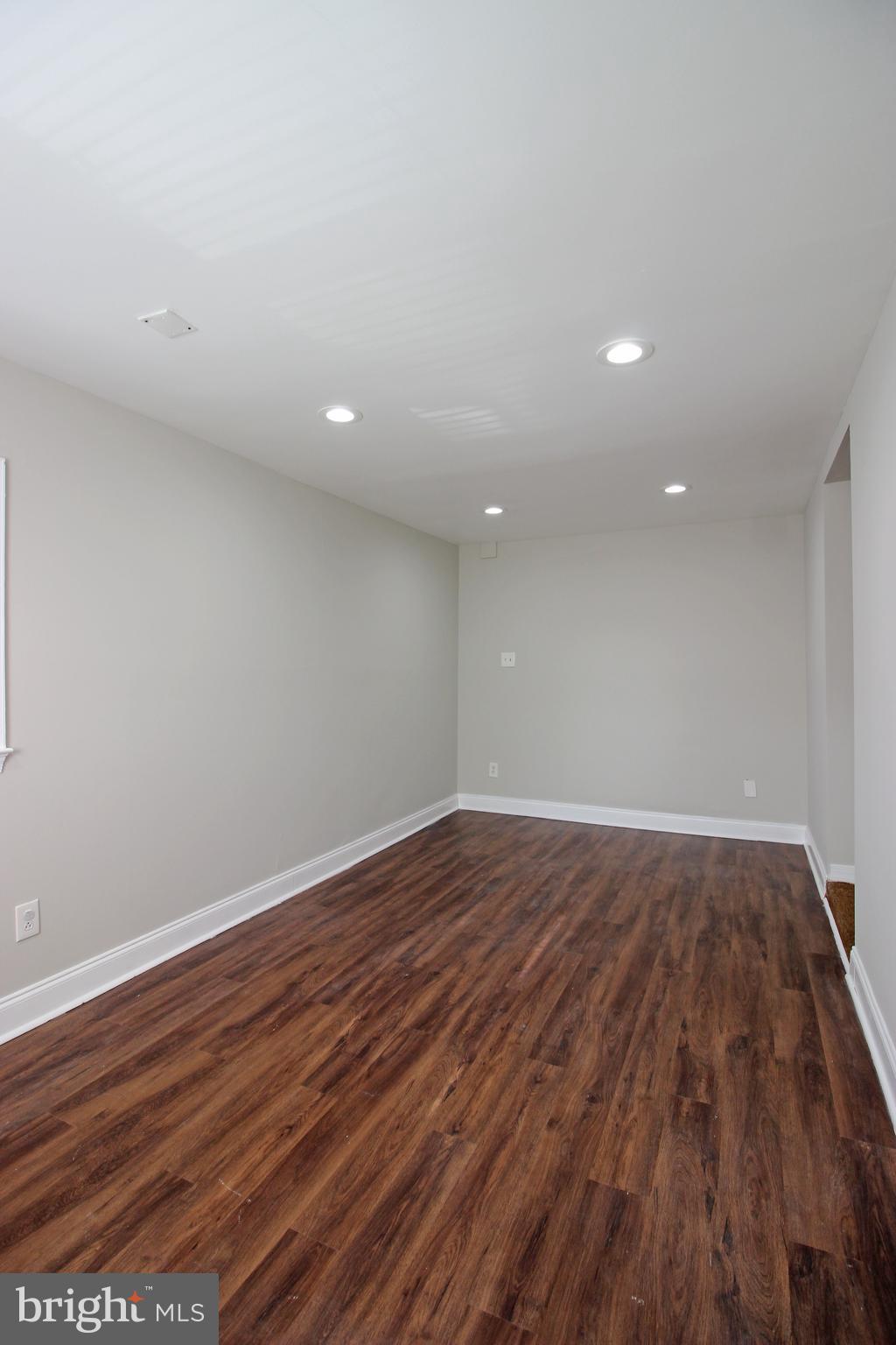 OAKCREST - Residential Lease