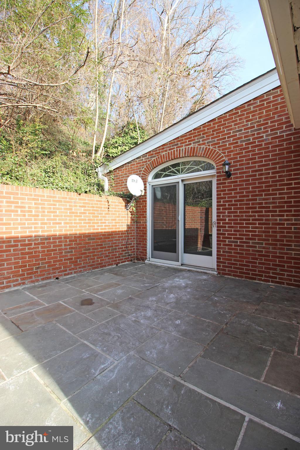 OAKCREST - Residential Lease