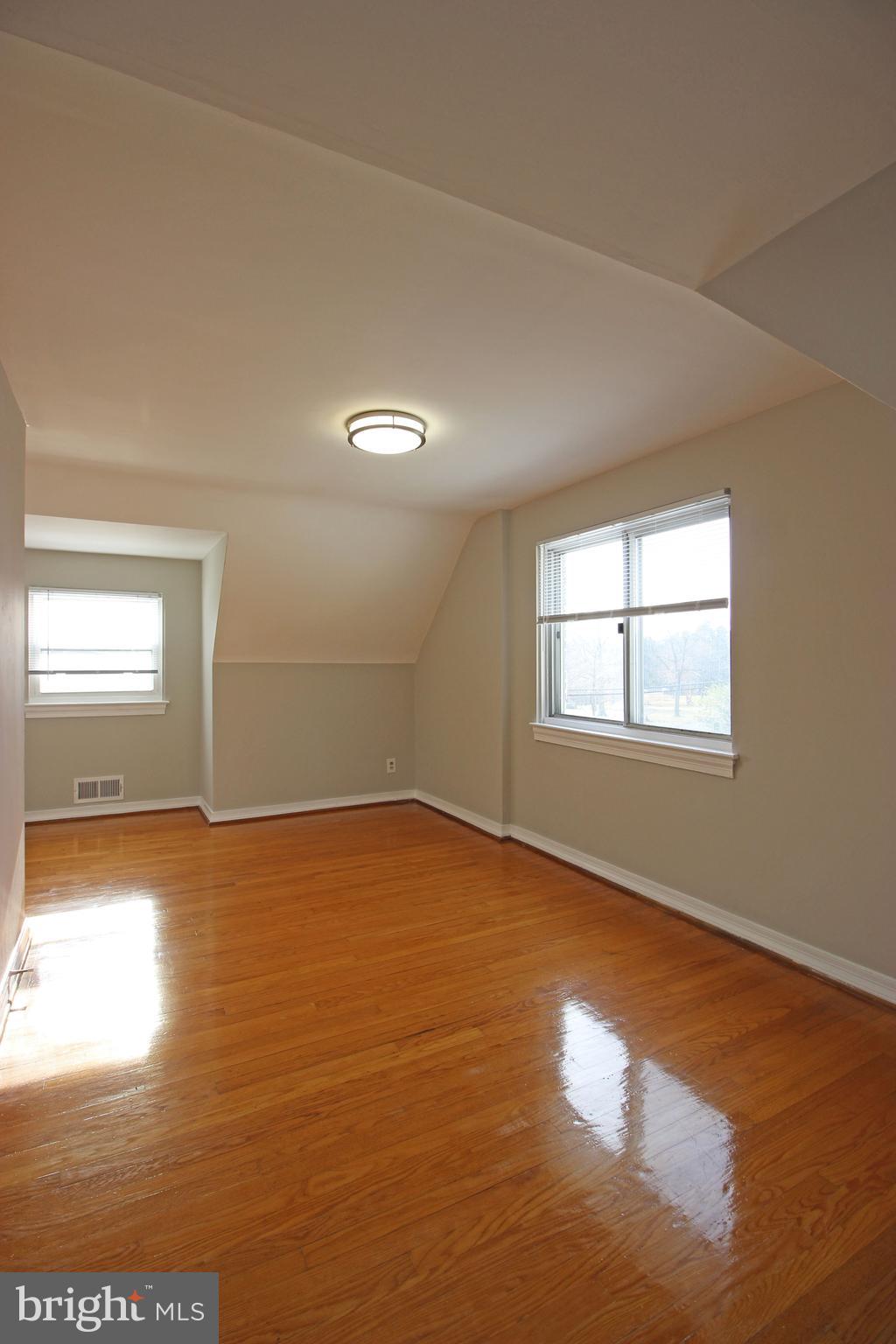 OAKCREST - Residential Lease