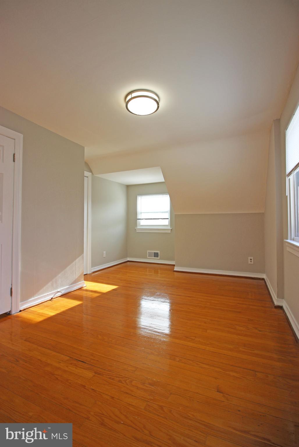 OAKCREST - Residential Lease