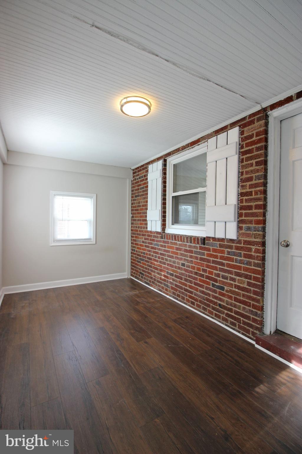 OAKCREST - Residential Lease