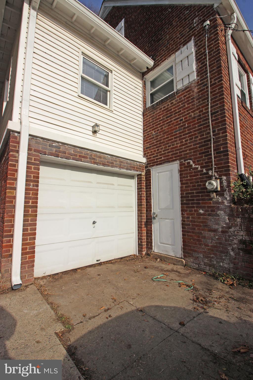 OAKCREST - Residential Lease