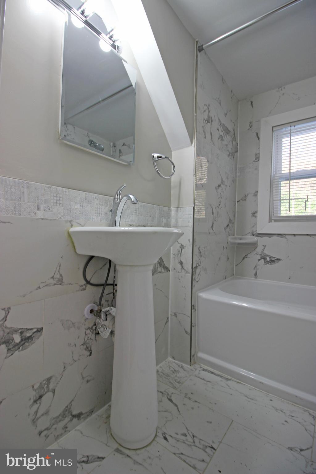 OAKCREST - Residential Lease