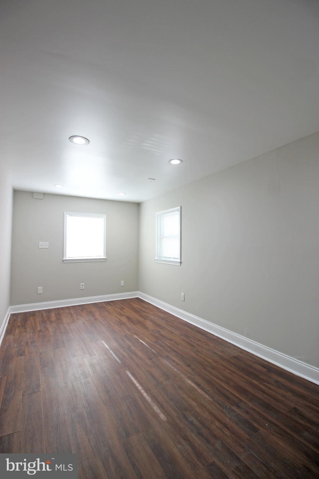 OAKCREST - Residential Lease