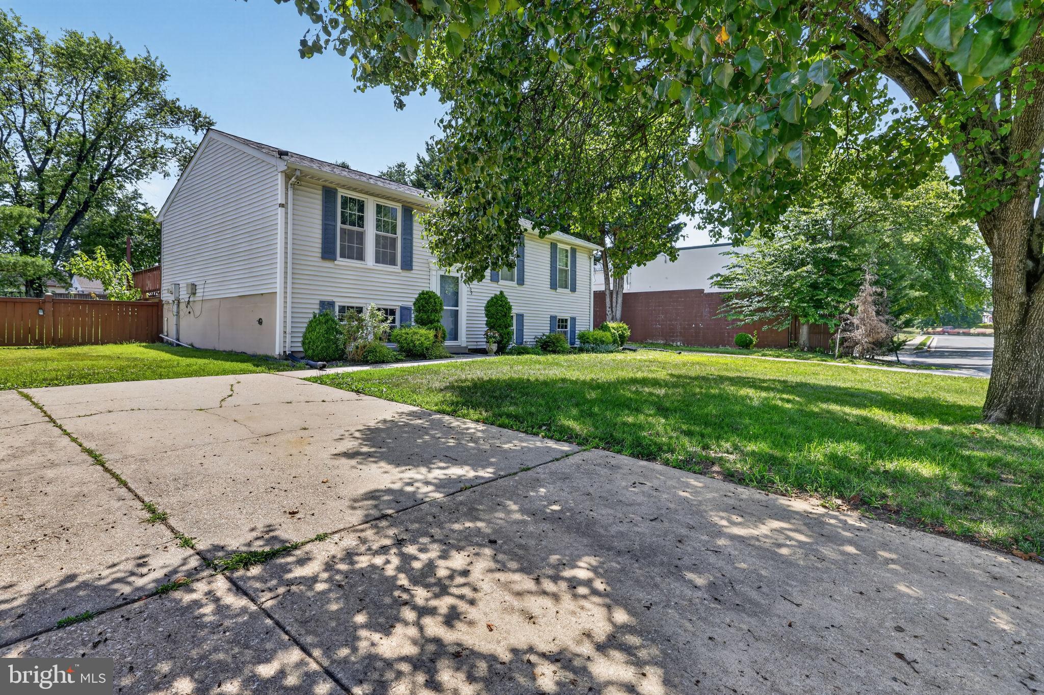 8409 LOCUST GROVE DRIVE