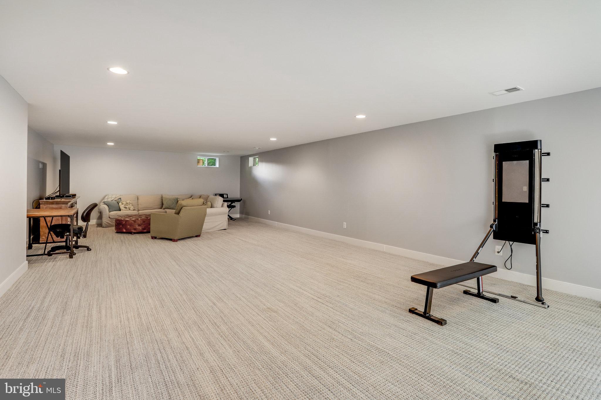 WEST VIENNA WOODS - Residential