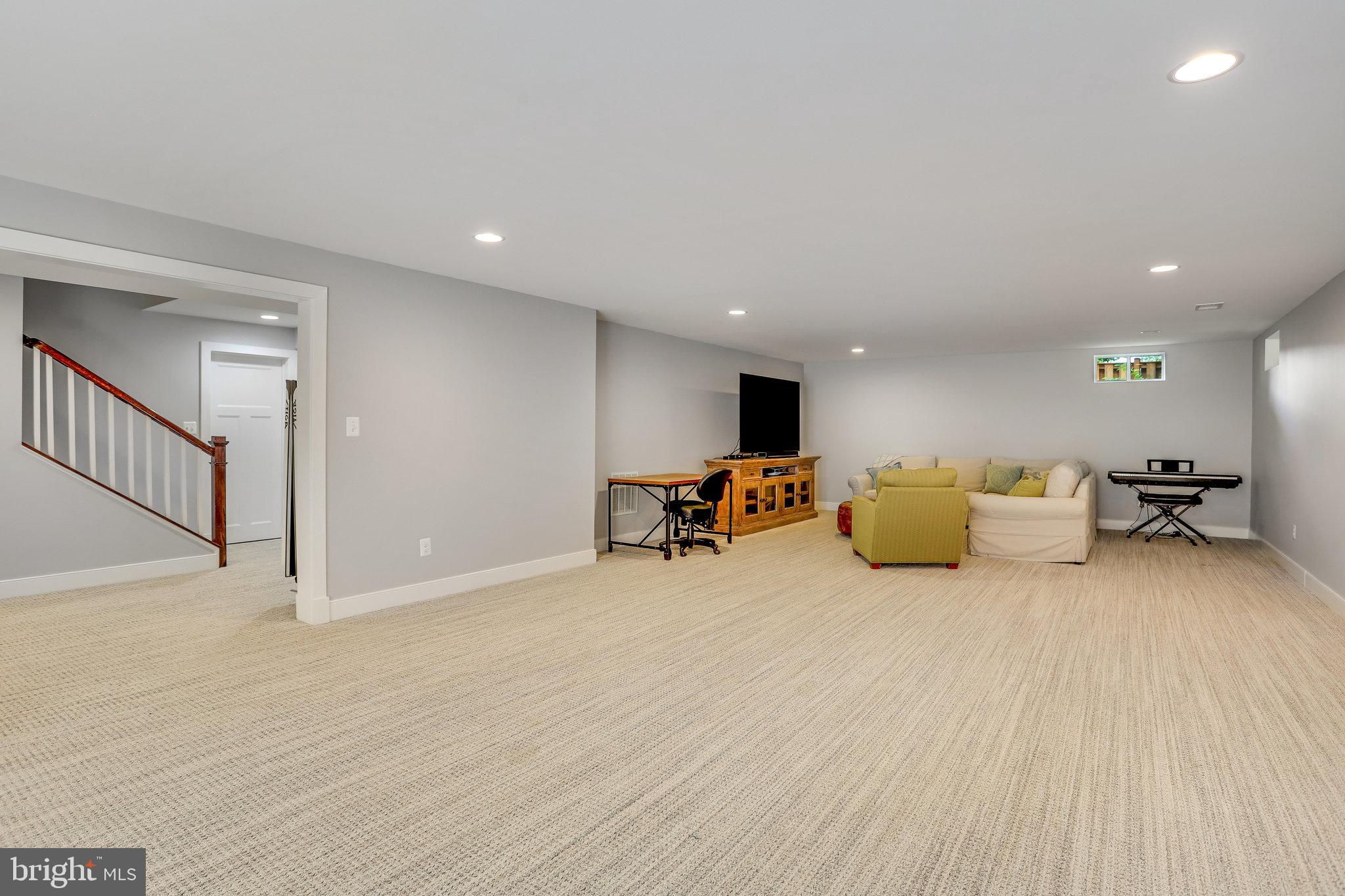 WEST VIENNA WOODS - Residential