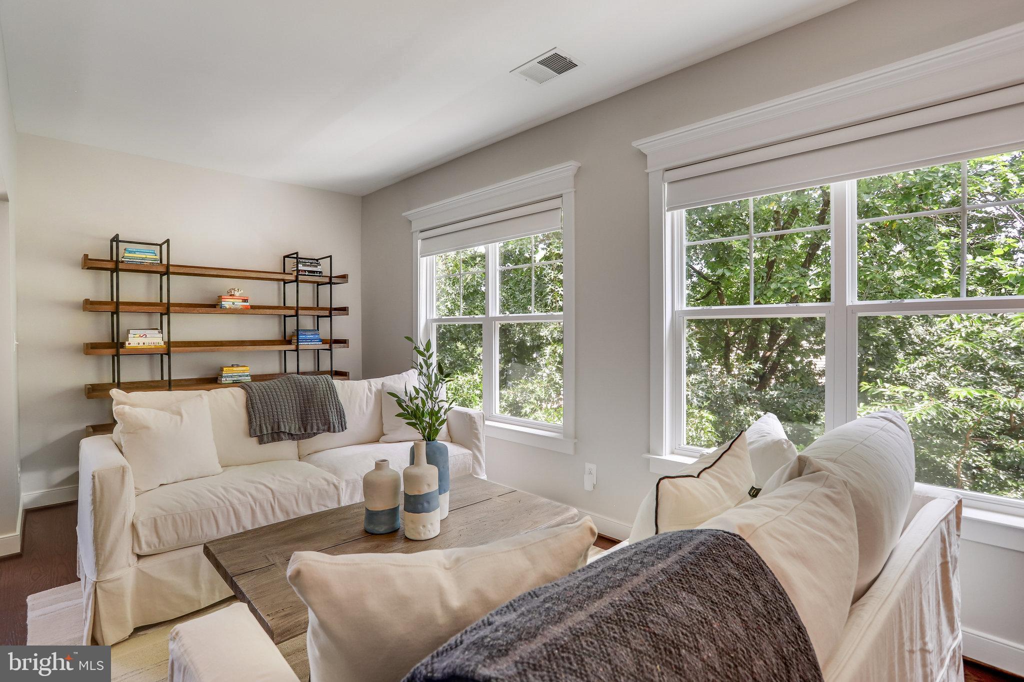 WEST VIENNA WOODS - Residential