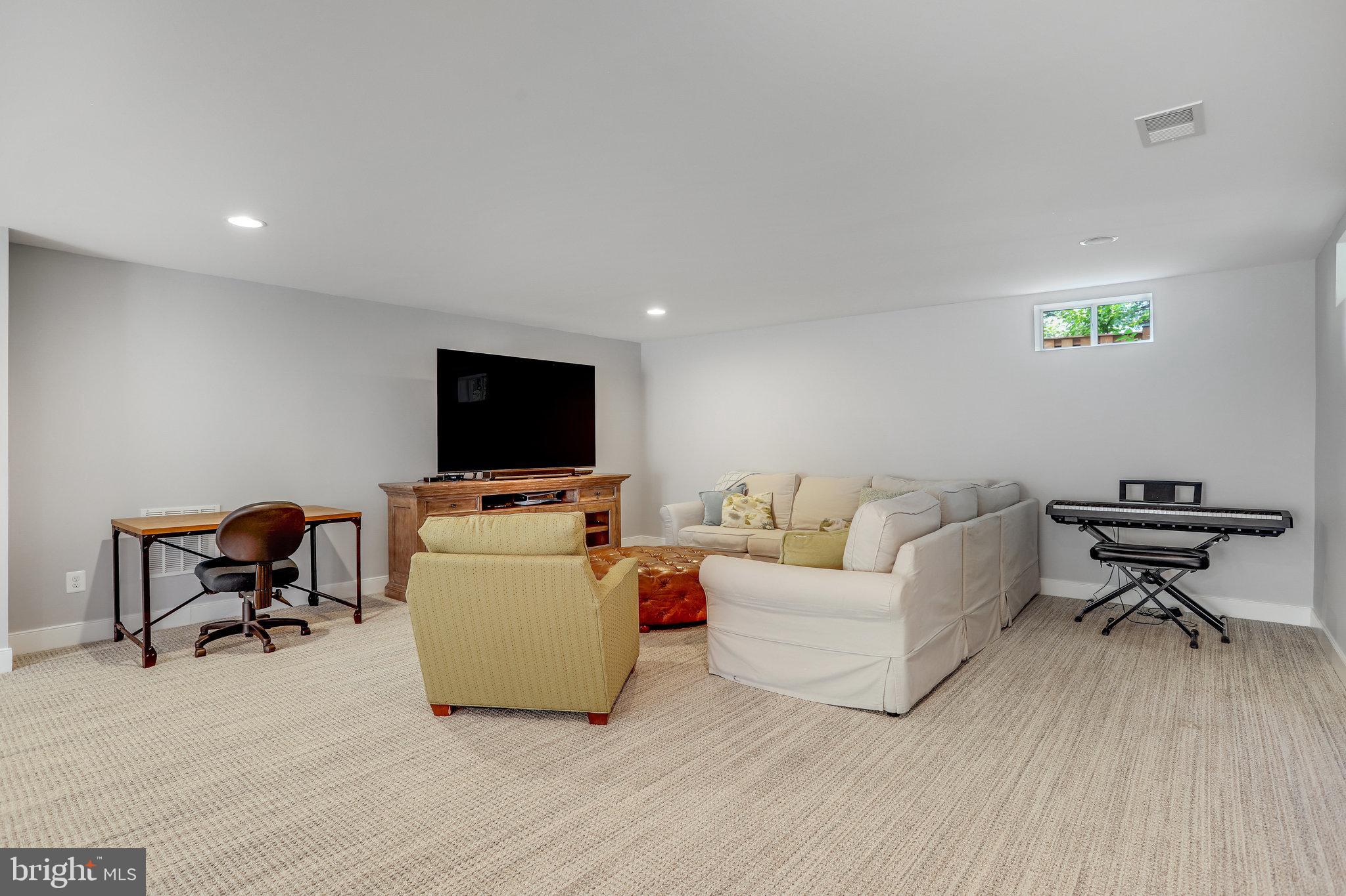 WEST VIENNA WOODS - Residential