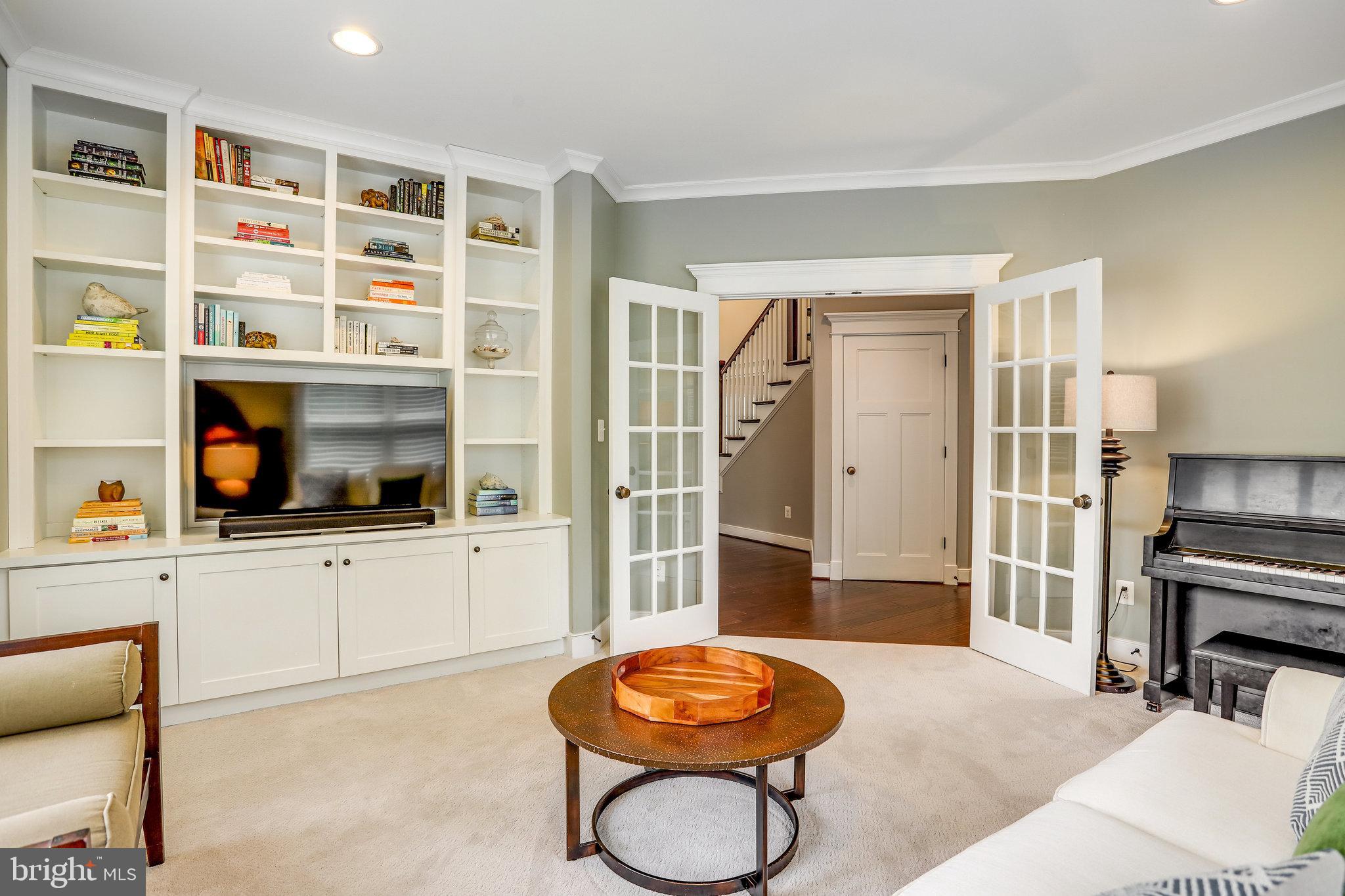 WEST VIENNA WOODS - Residential