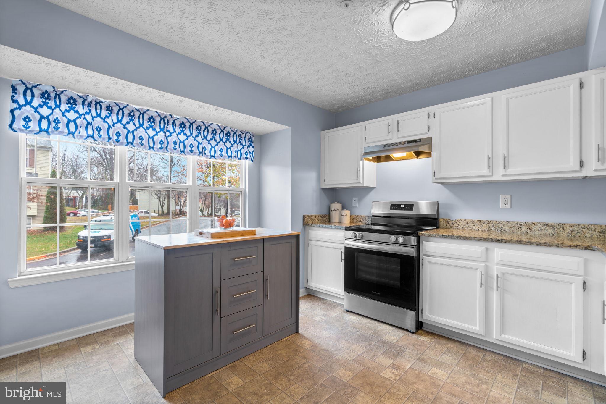 OXFORD LANDING - Residential