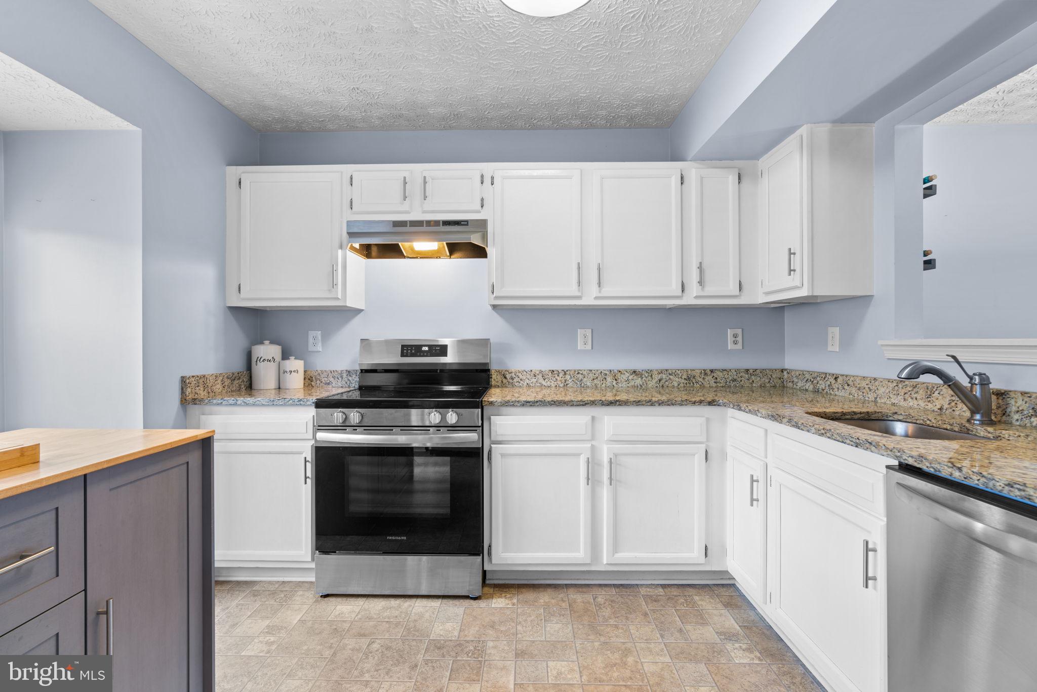 OXFORD LANDING - Residential