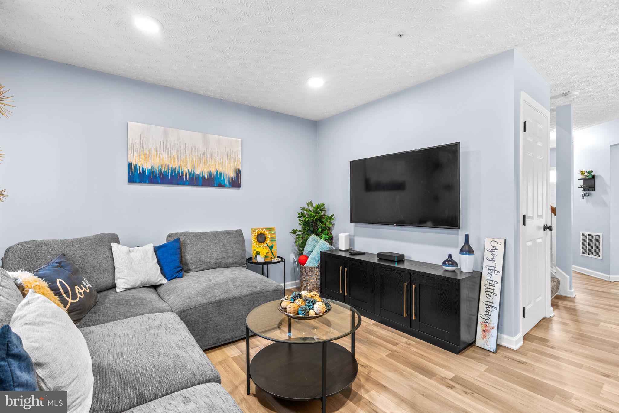 OXFORD LANDING - Residential